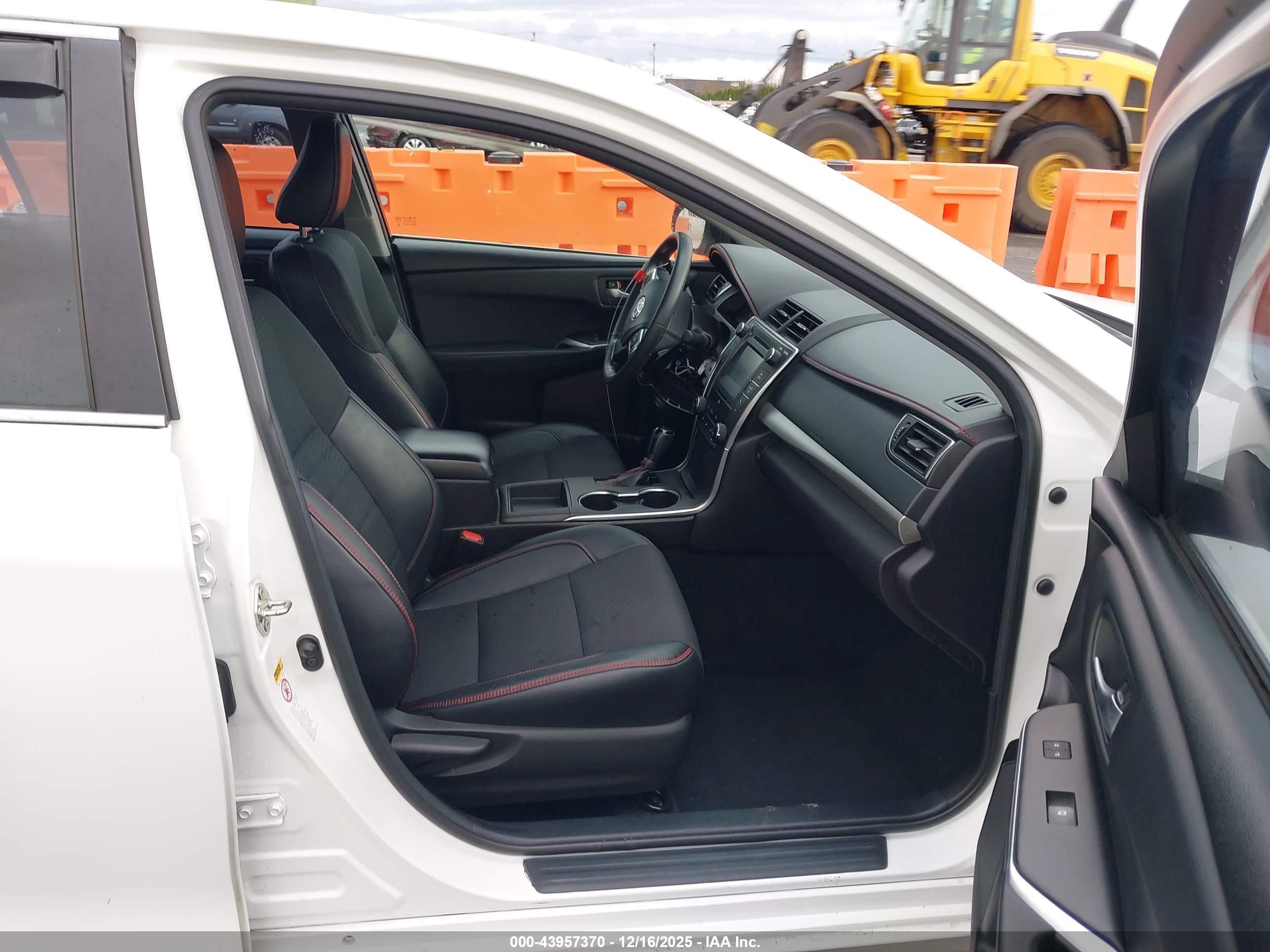 TOYOTA CAMRY image 5