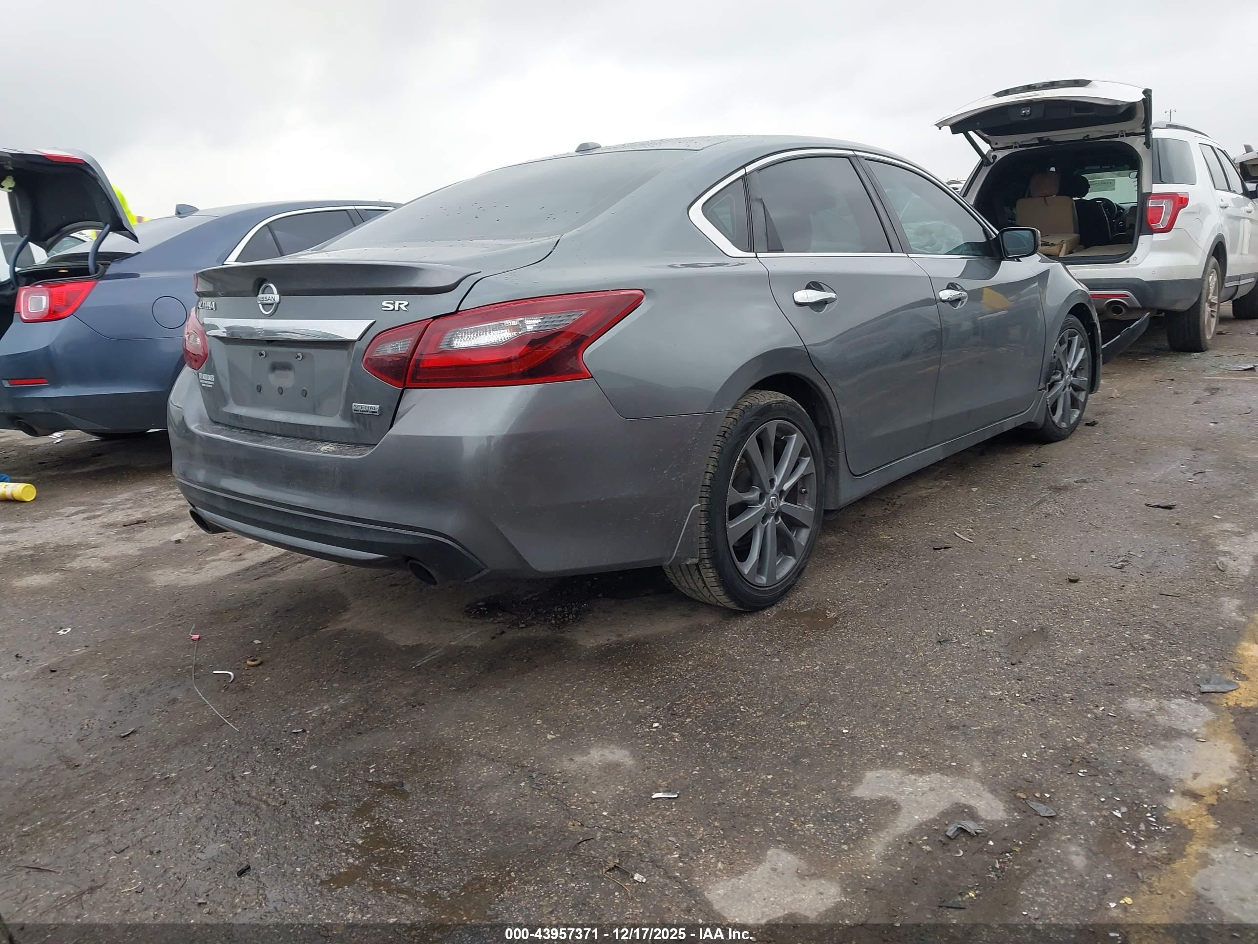NISSAN ALTIMA image 4