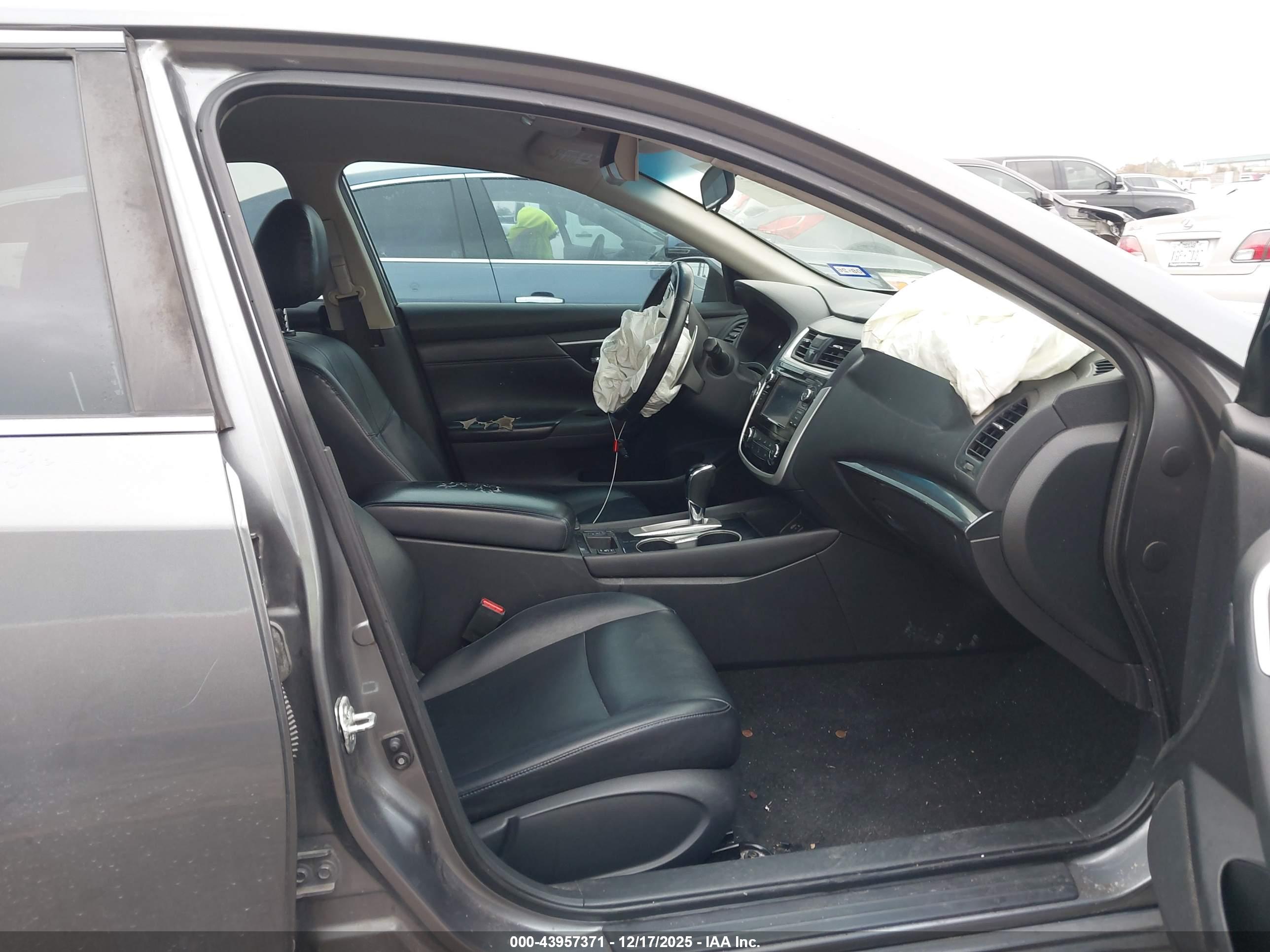 NISSAN ALTIMA image 5