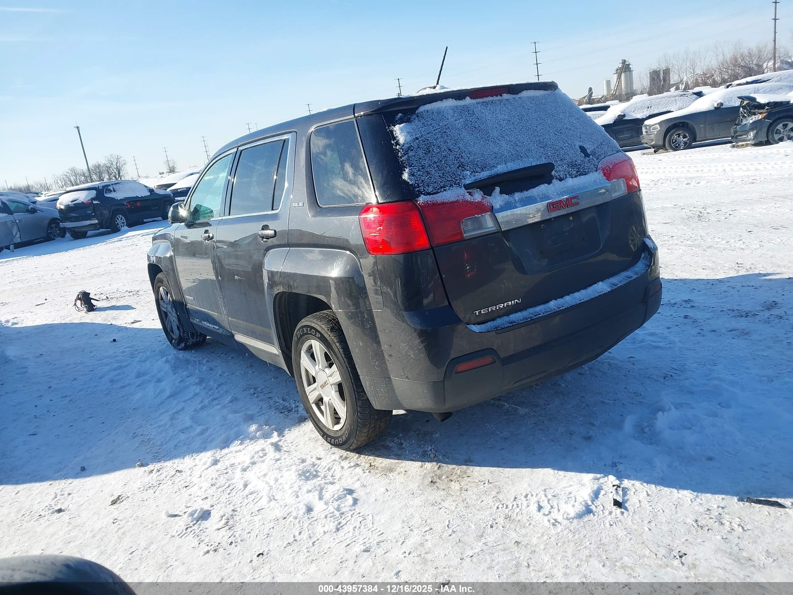 GMC TERRAIN image 3