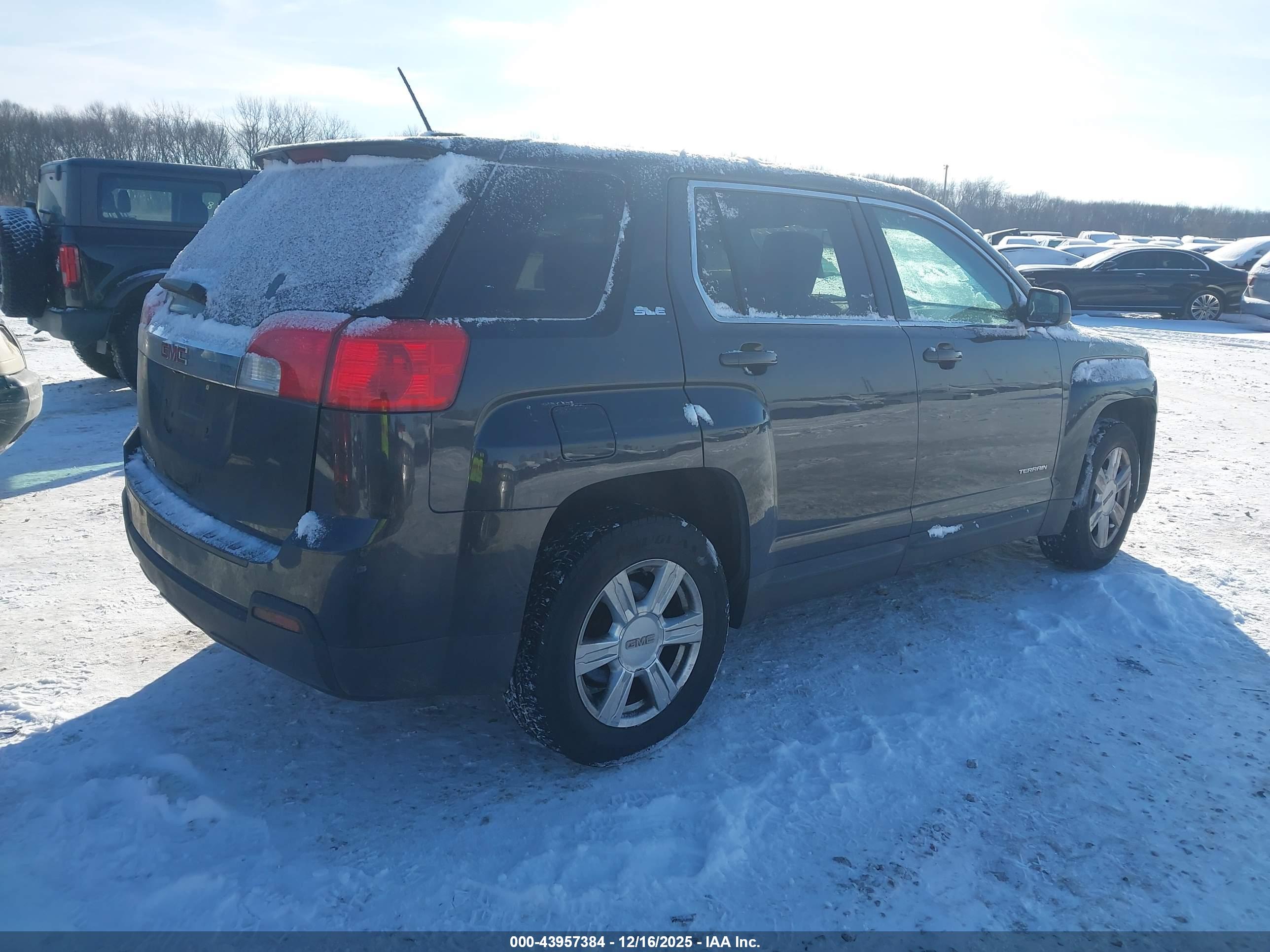 GMC TERRAIN image 4