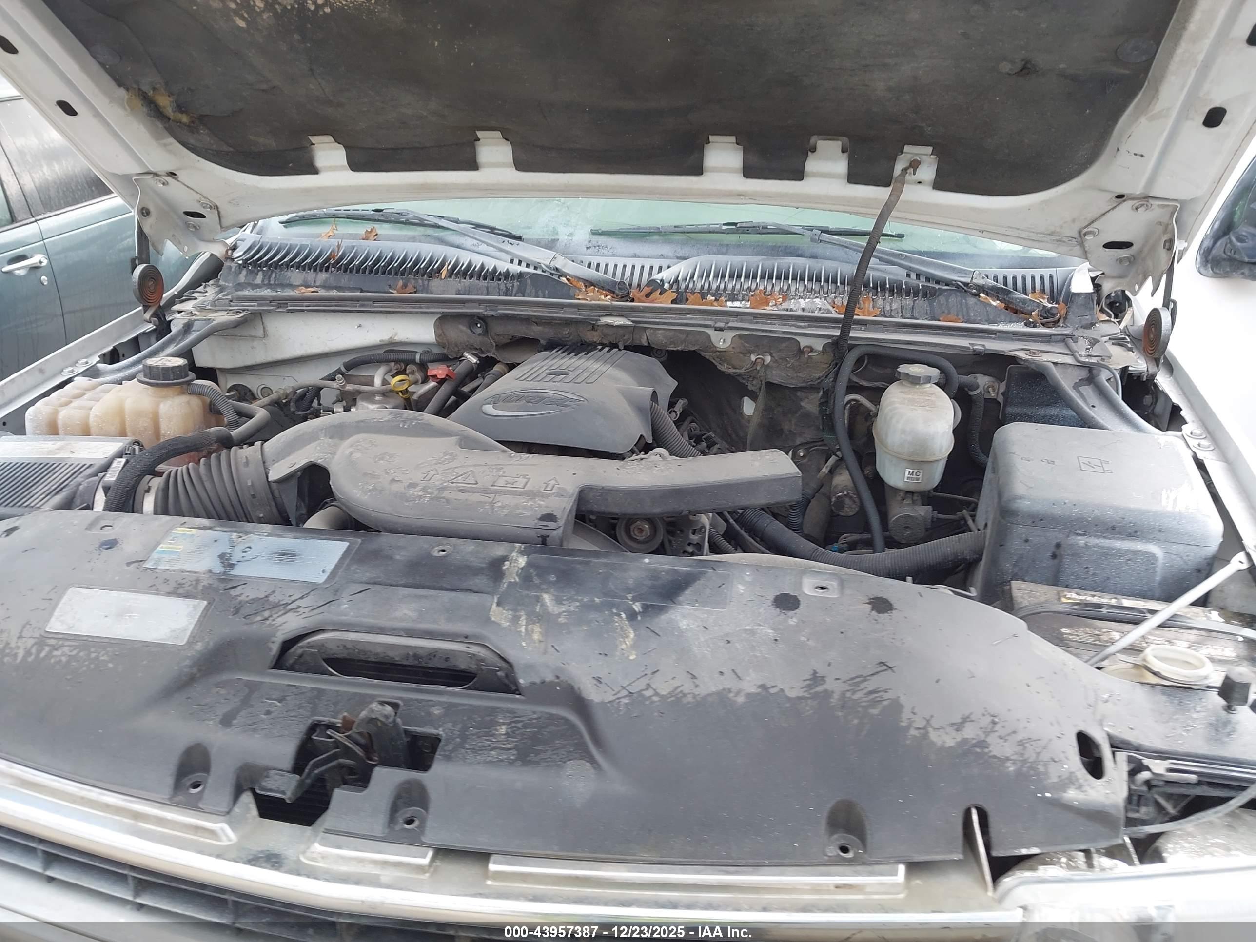 CHEVROLET TAHOE image 10