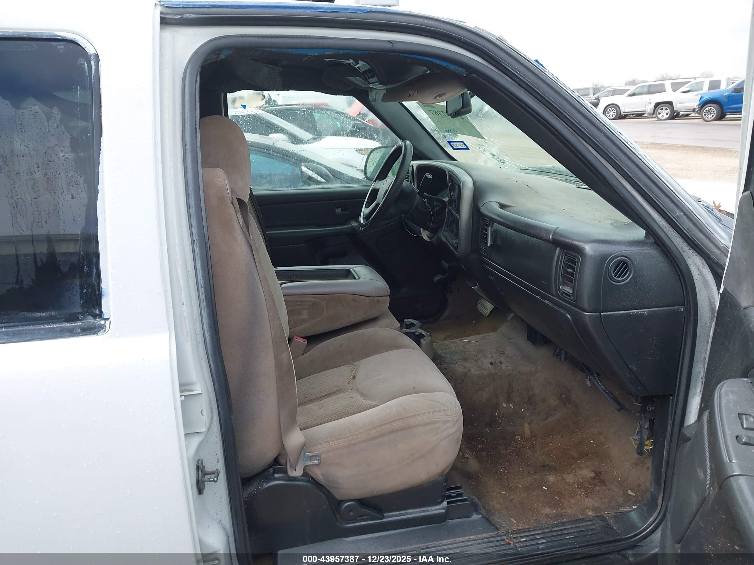 CHEVROLET TAHOE image 5