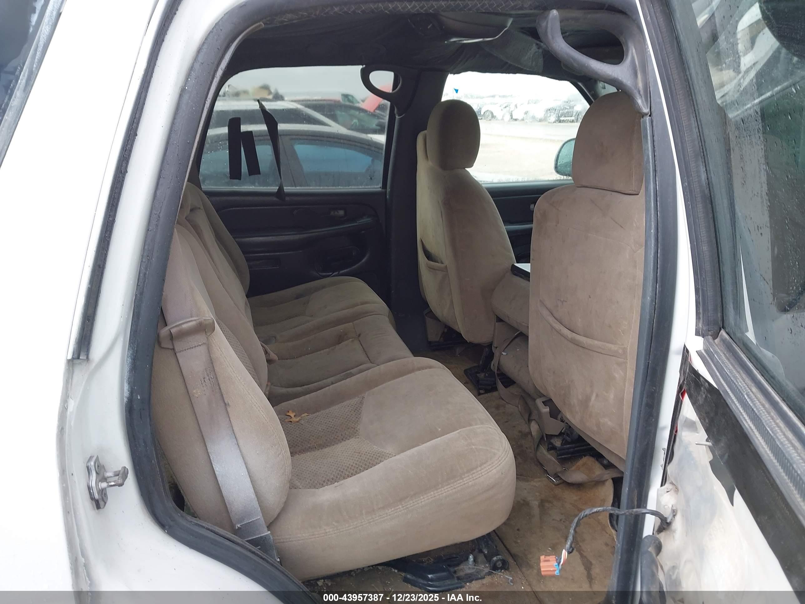 CHEVROLET TAHOE image 8