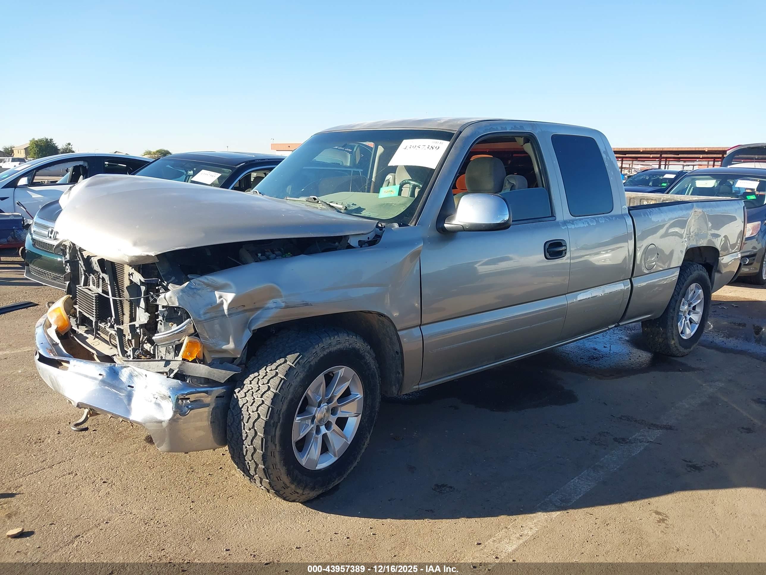 CHEVROLET SILVERADO image 2
