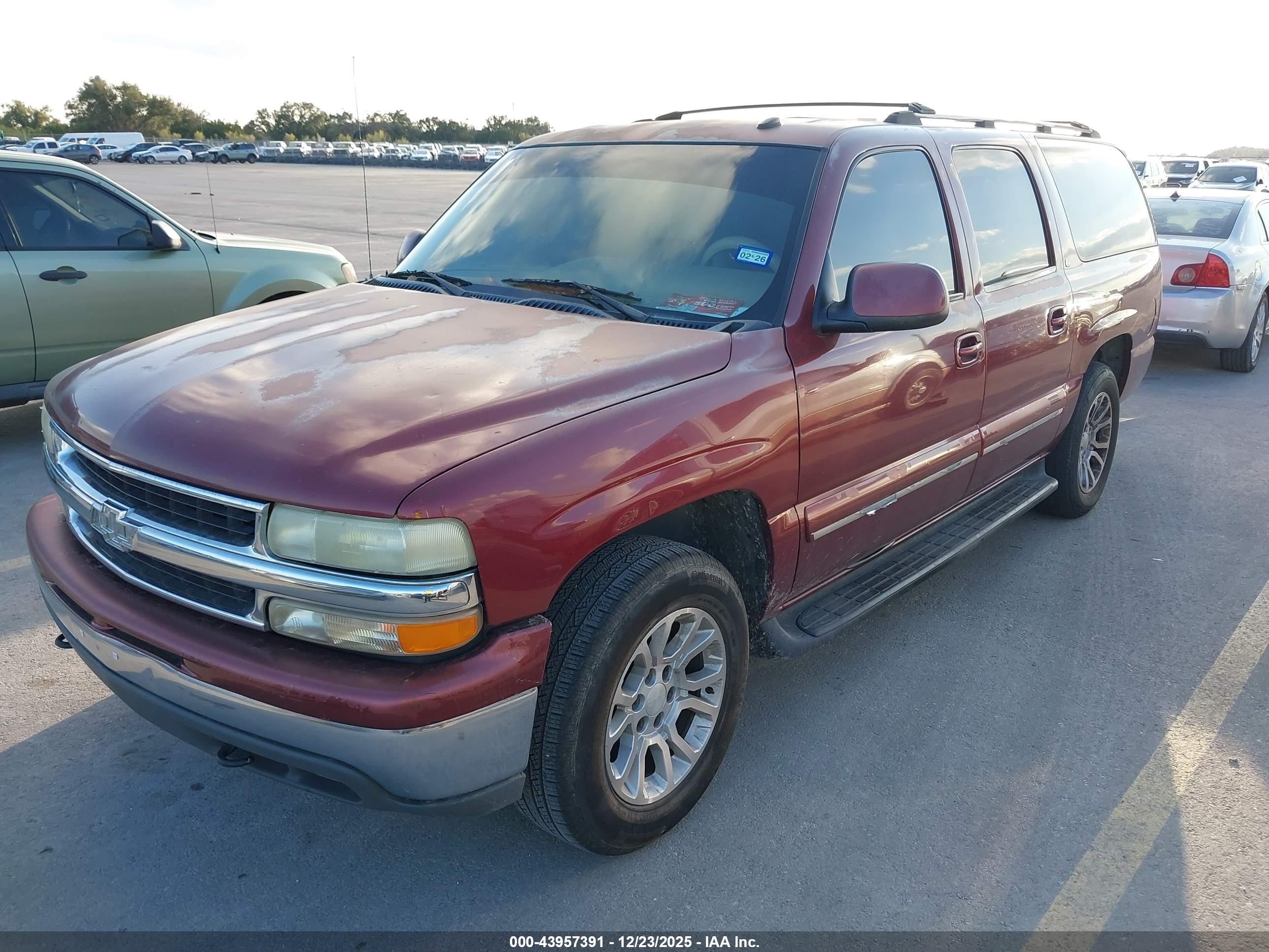 CHEVROLET SUBURBAN image 2
