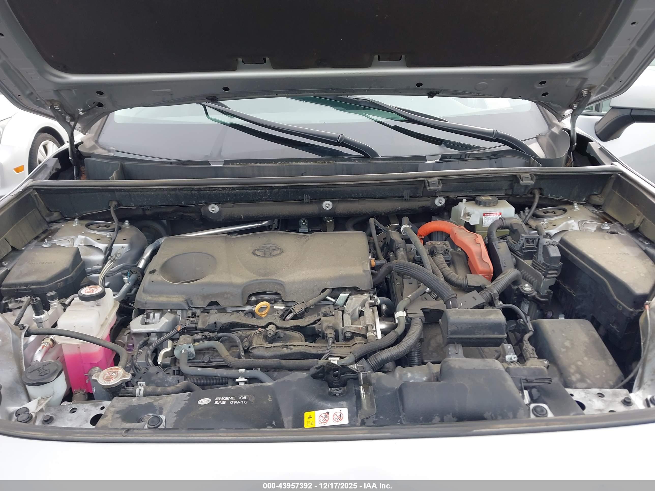 TOYOTA RAV4 image 10