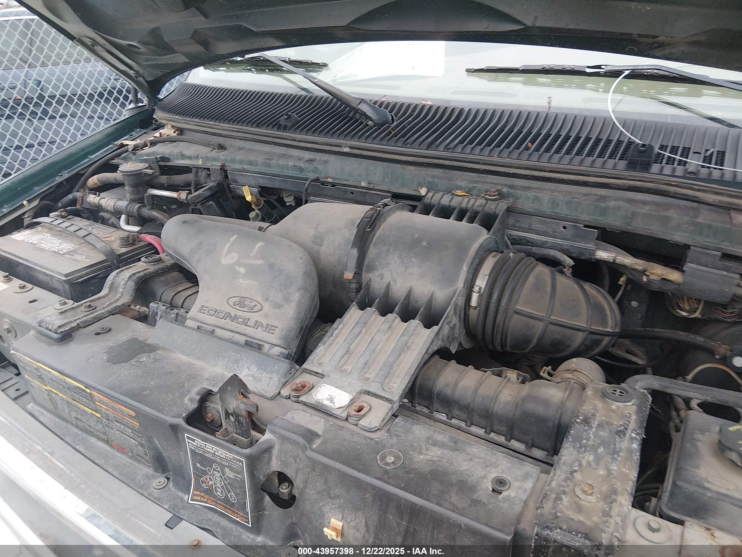 FORD E-150 image 10