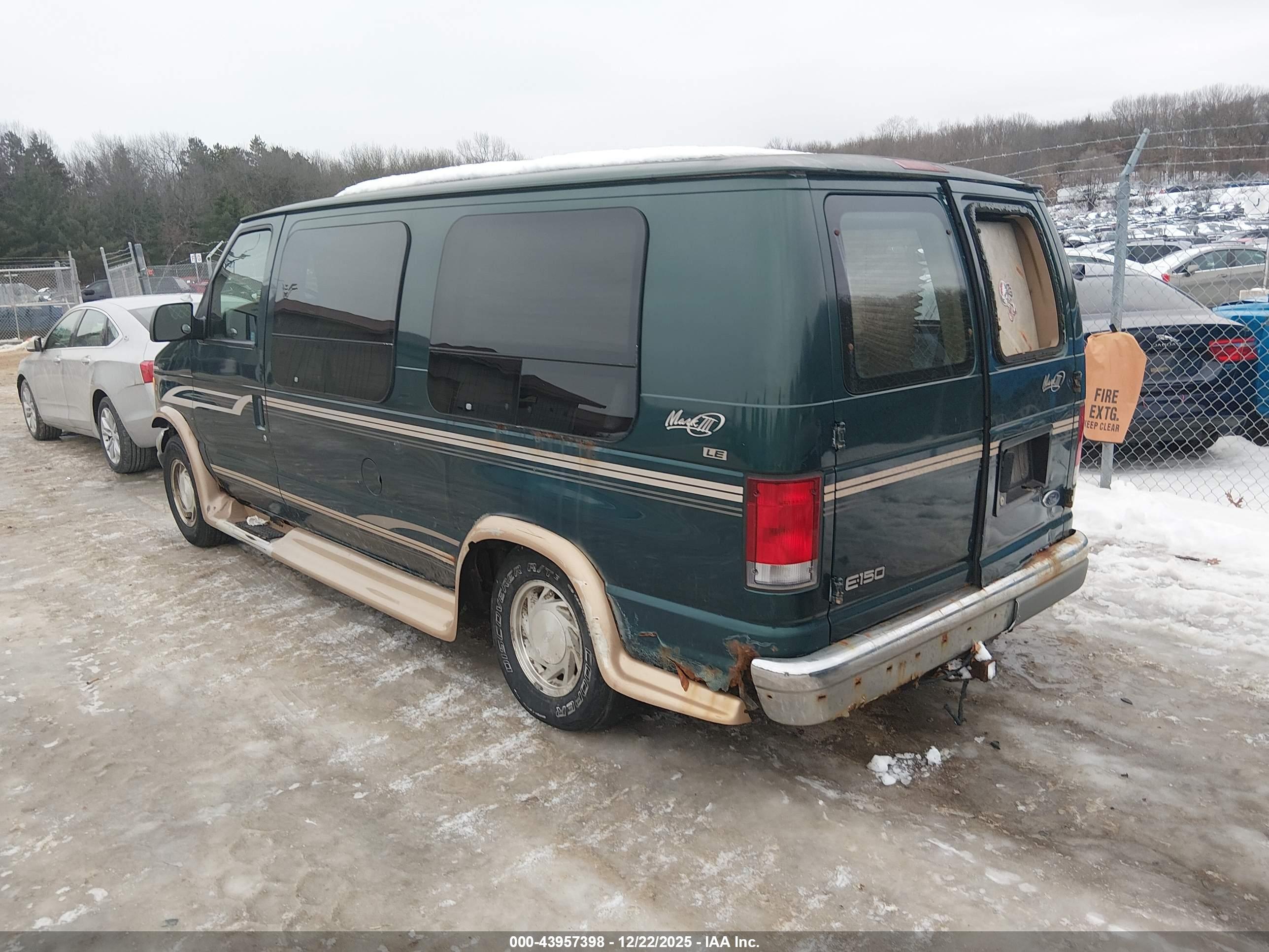 FORD E-150 image 3
