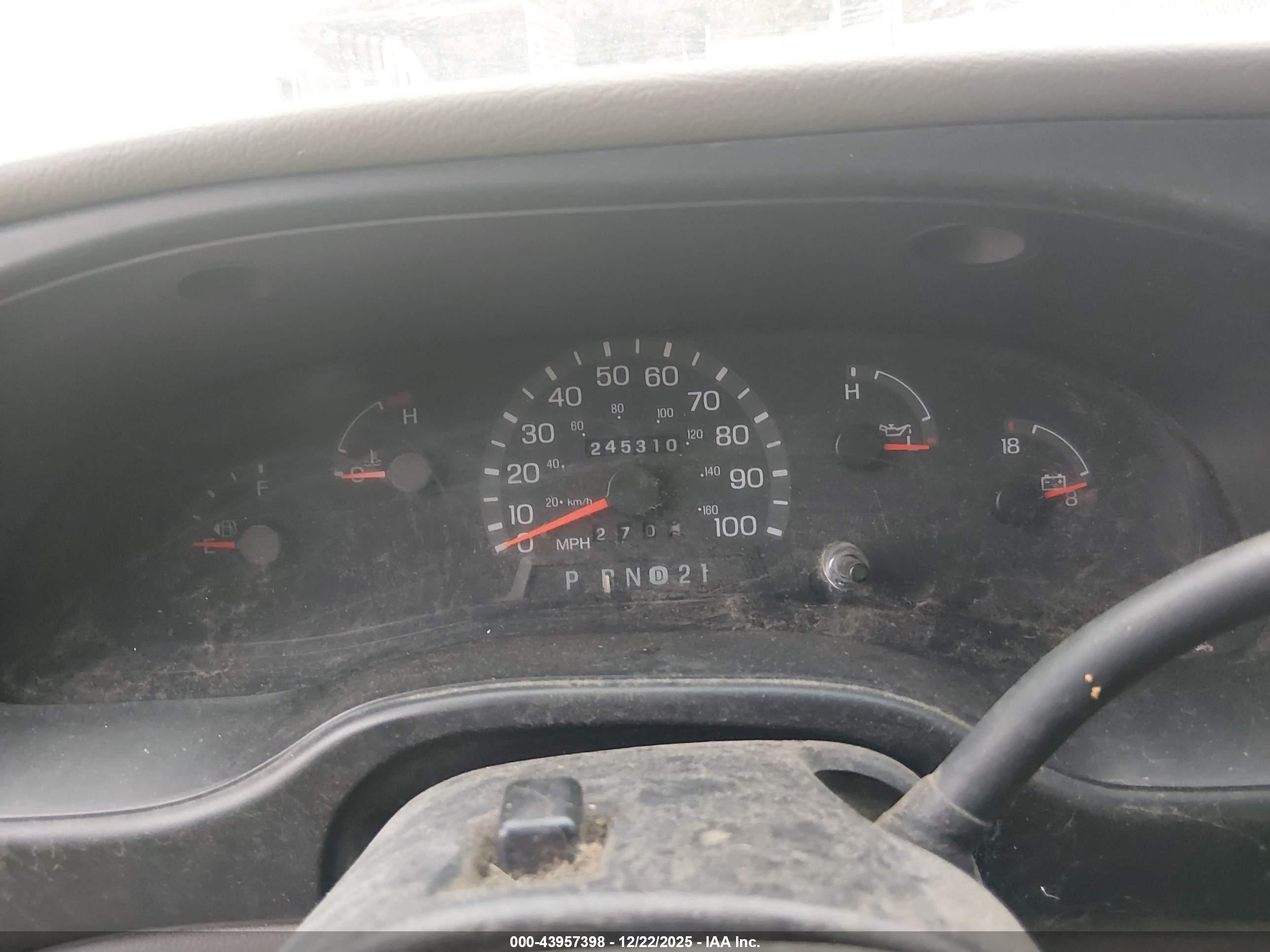 FORD E-150 image 7