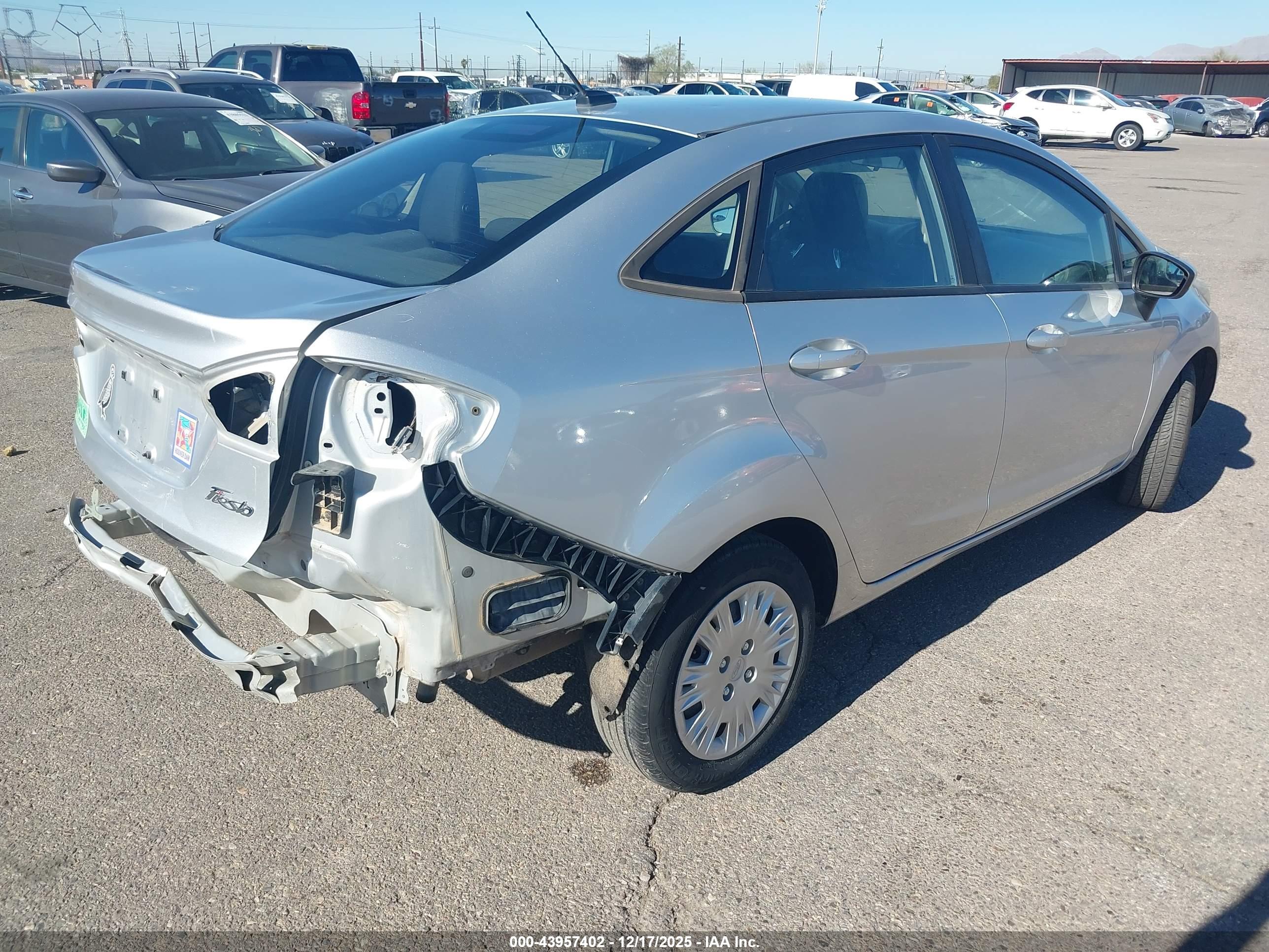 FORD FIESTA image 4