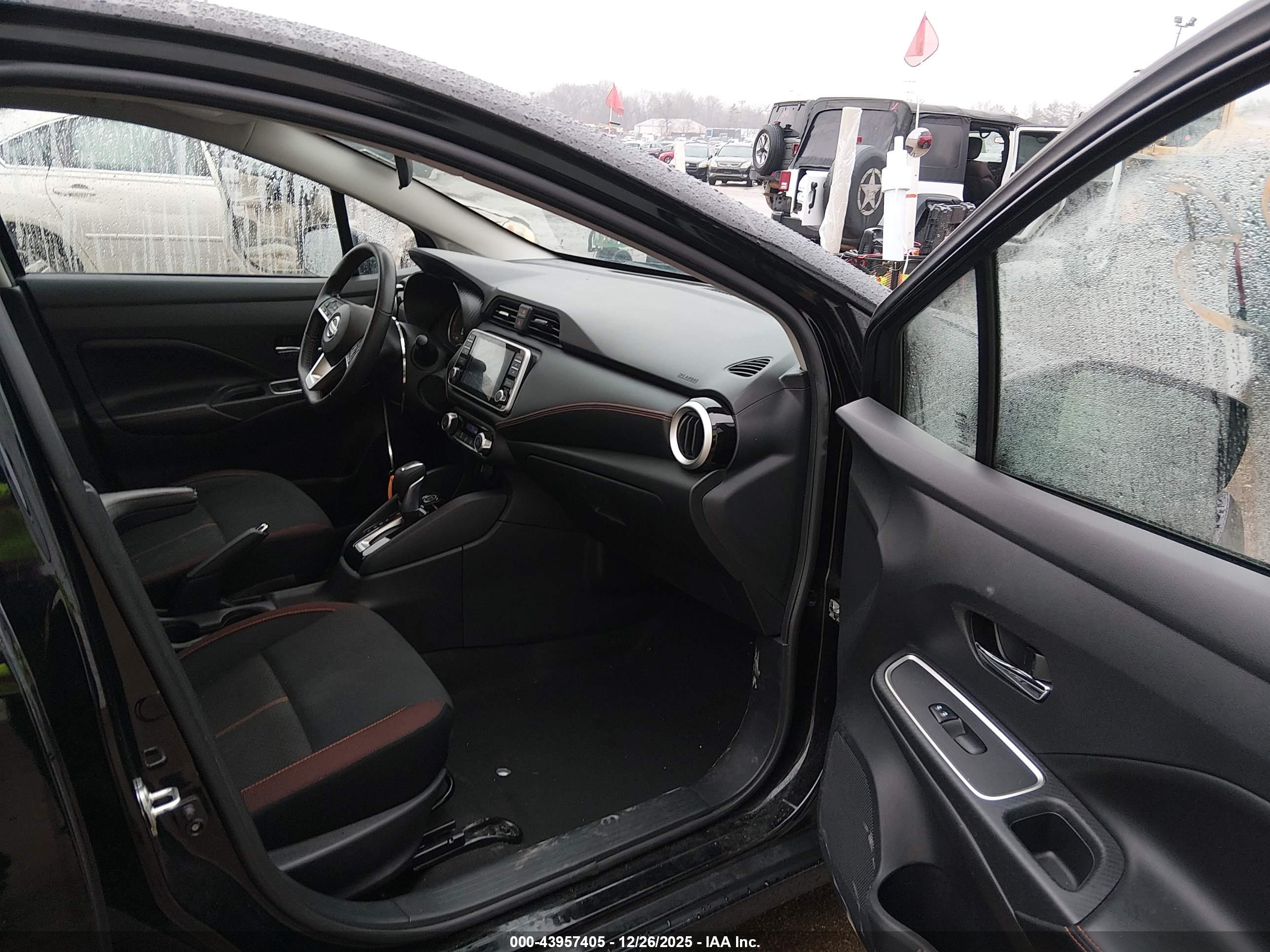 NISSAN VERSA image 5