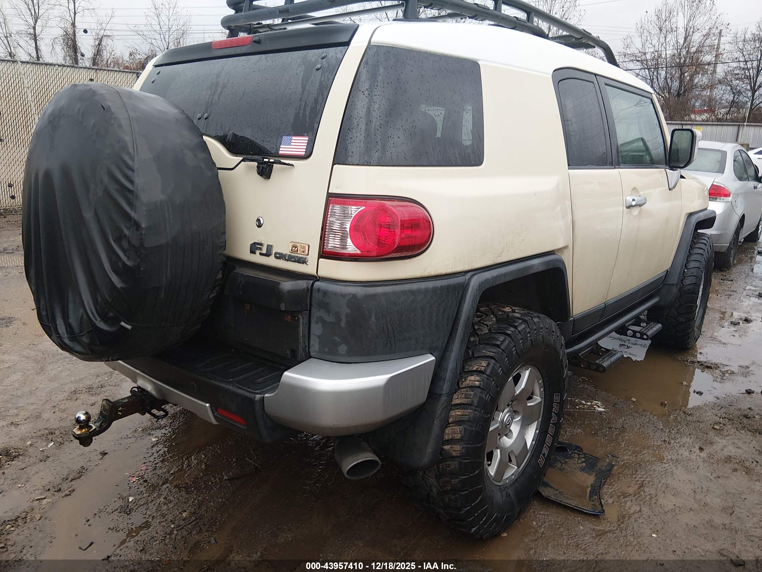 TOYOTA FJ image 4