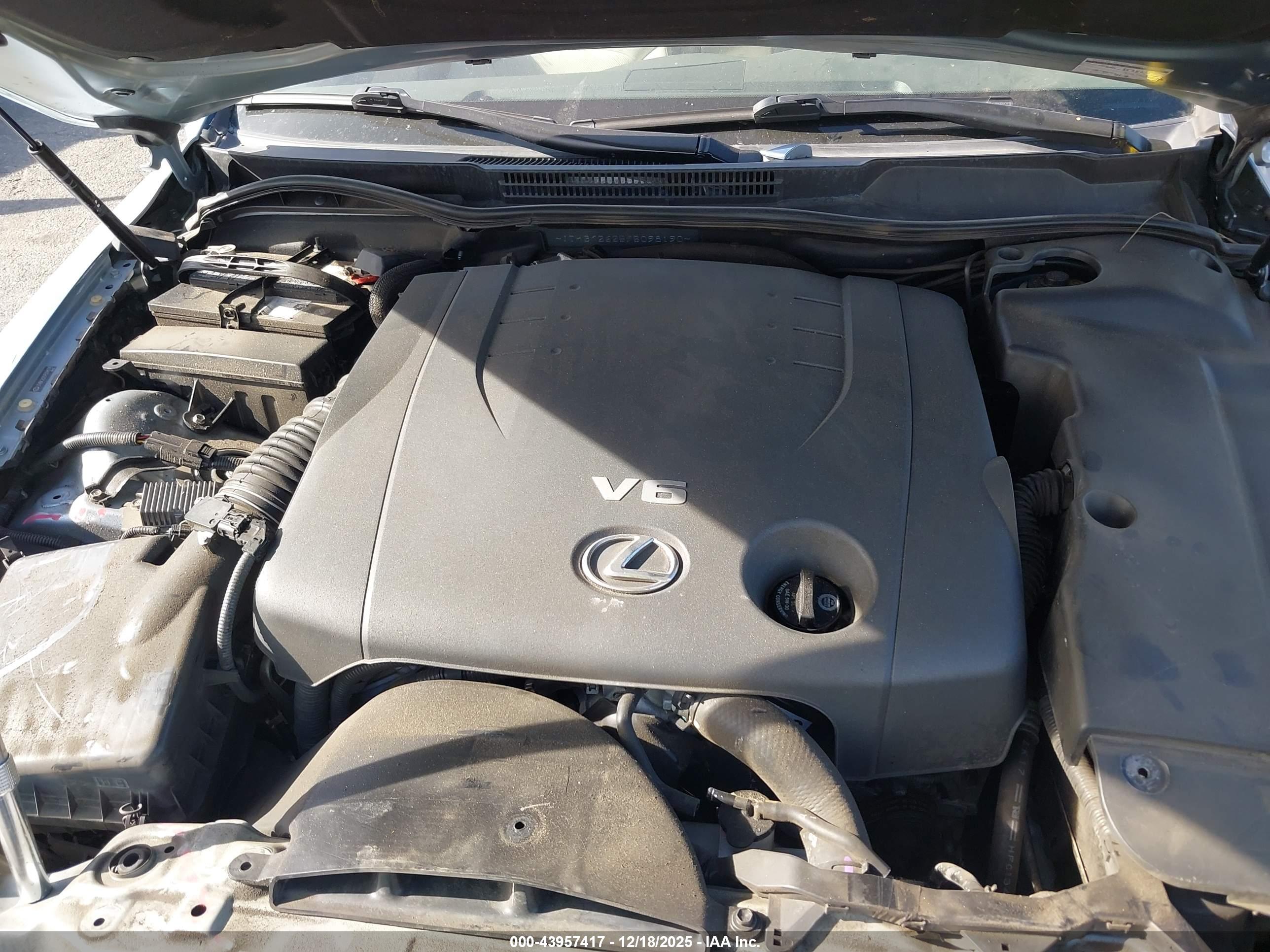 LEXUS IS image 10