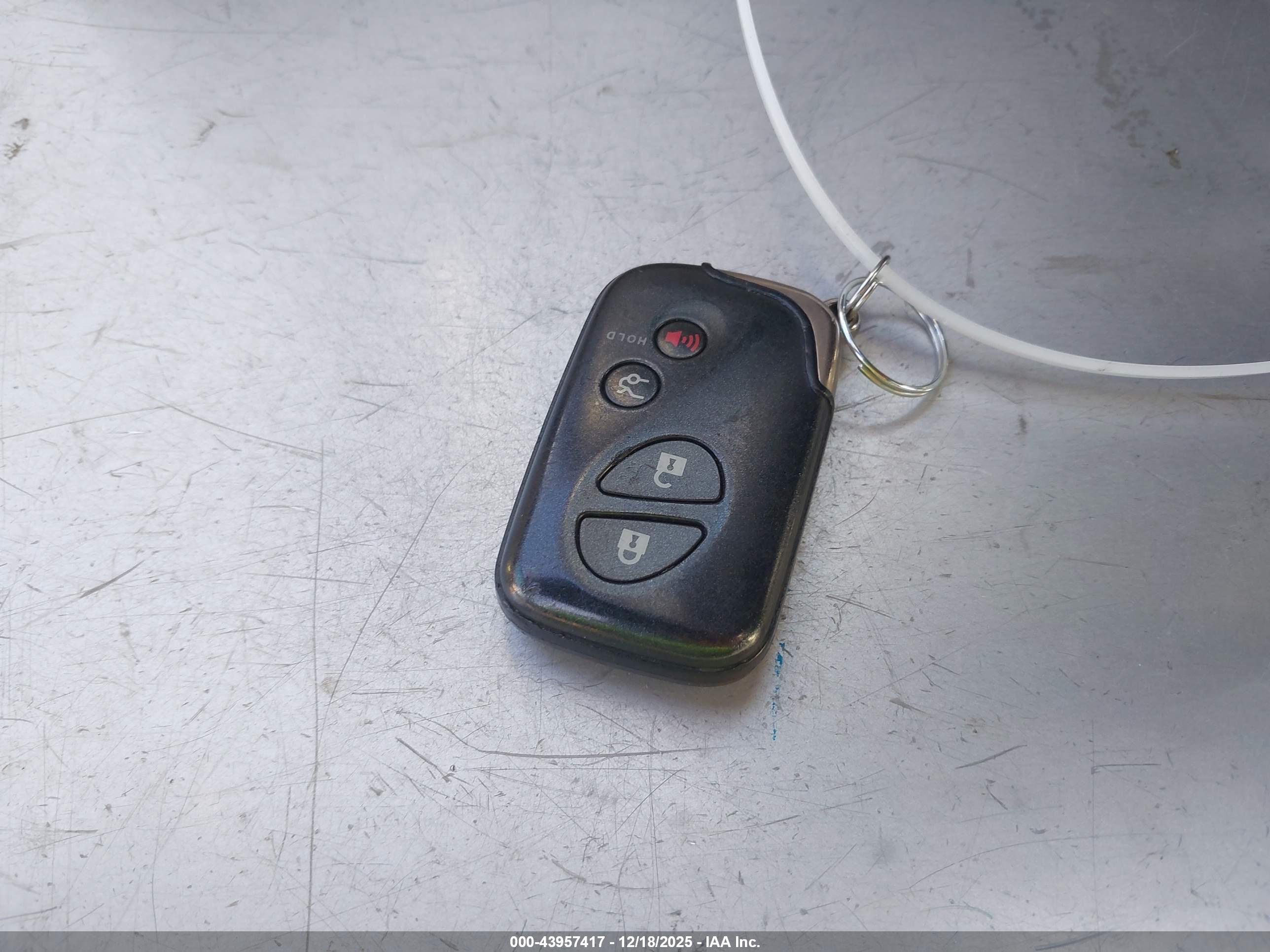 LEXUS IS image 11