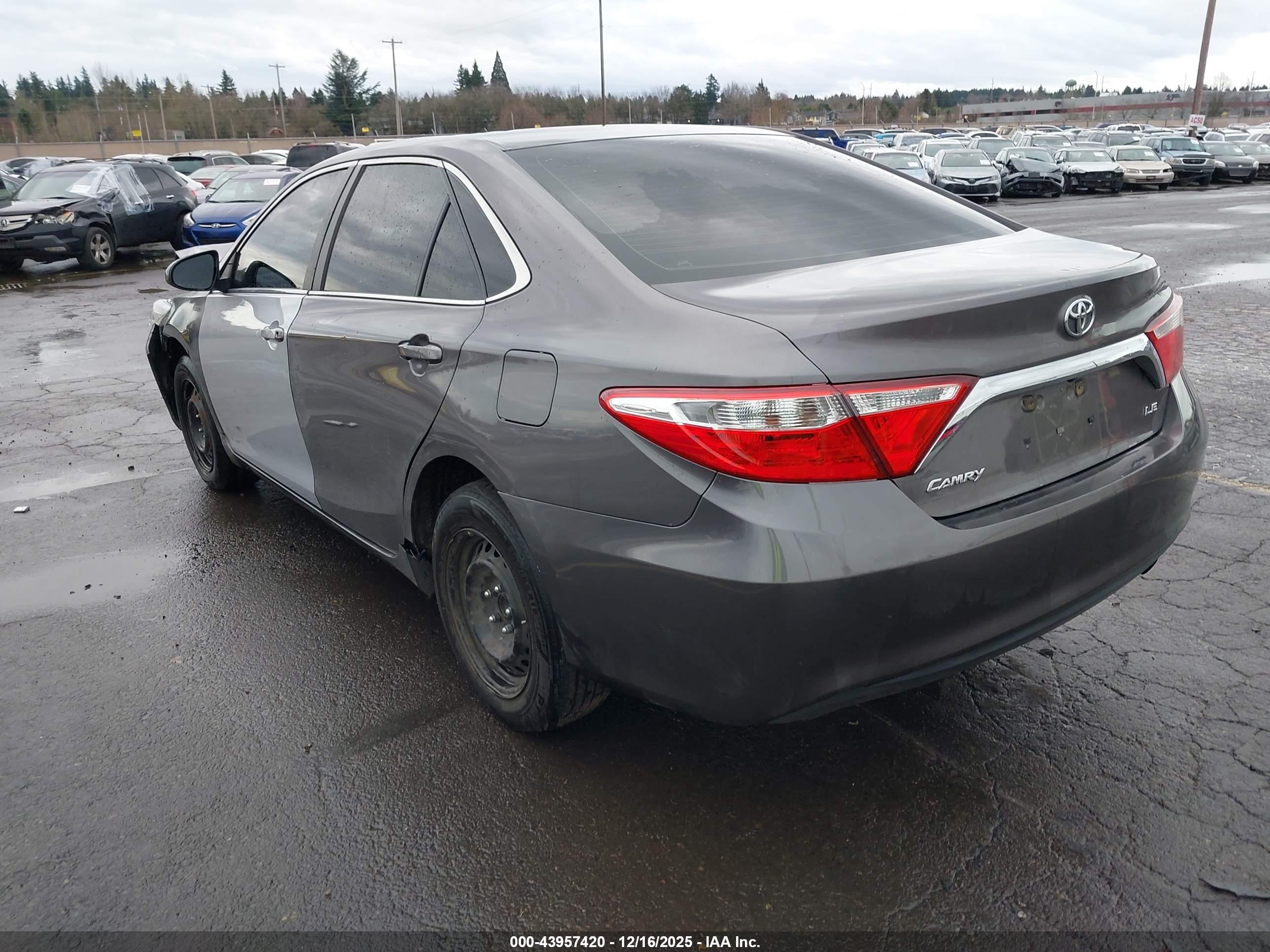 TOYOTA CAMRY image 3