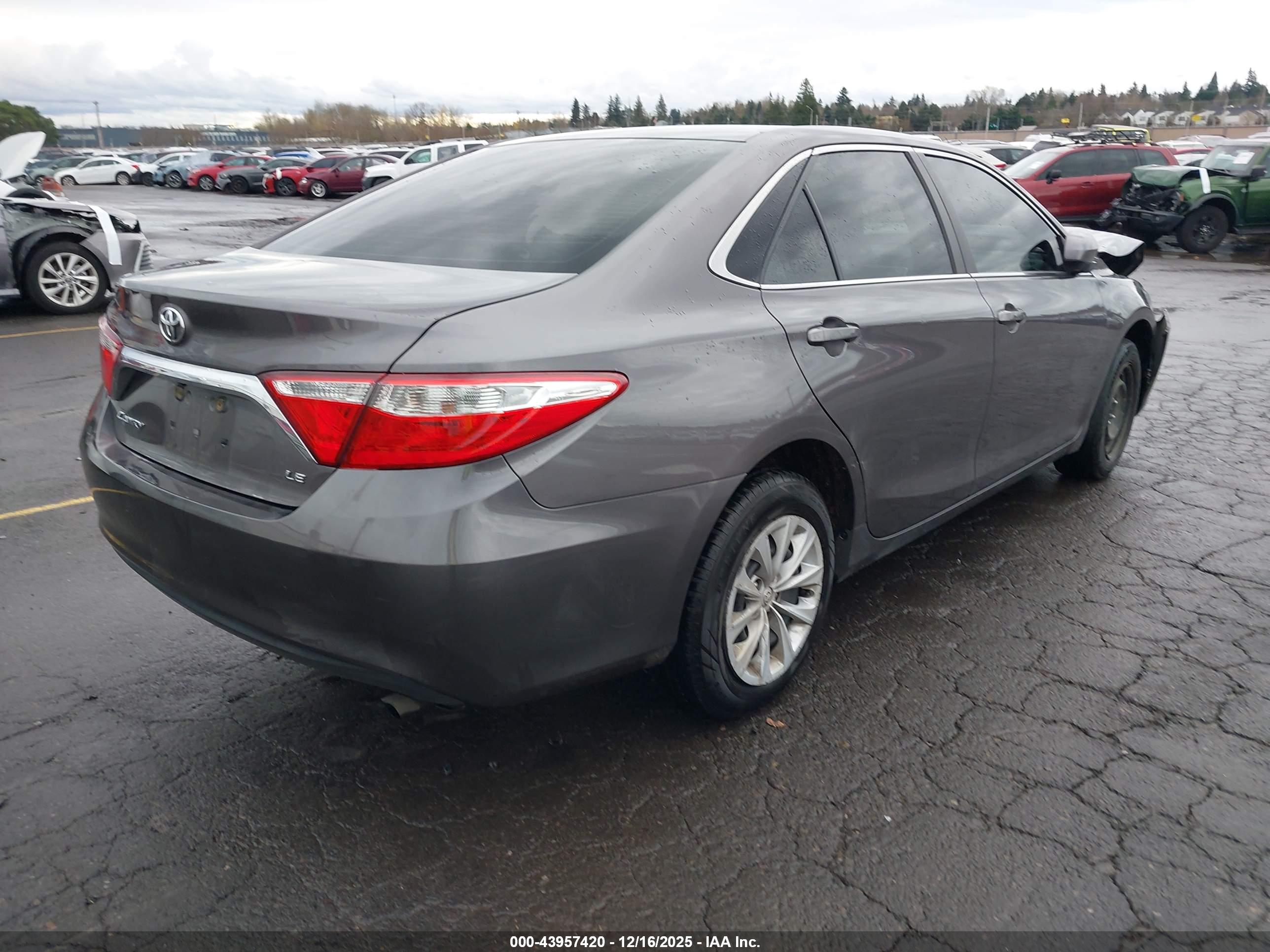 TOYOTA CAMRY image 4