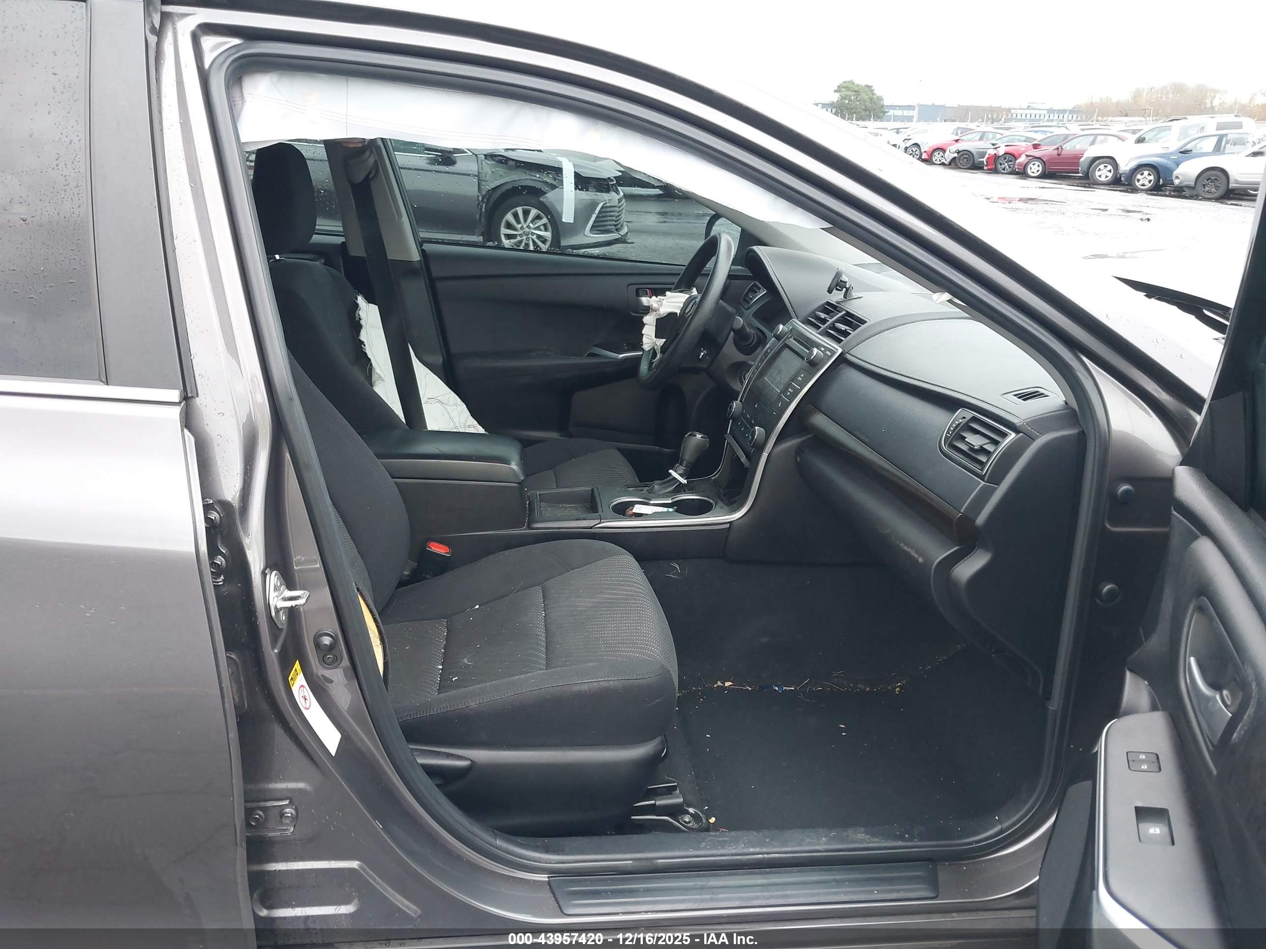 TOYOTA CAMRY image 5