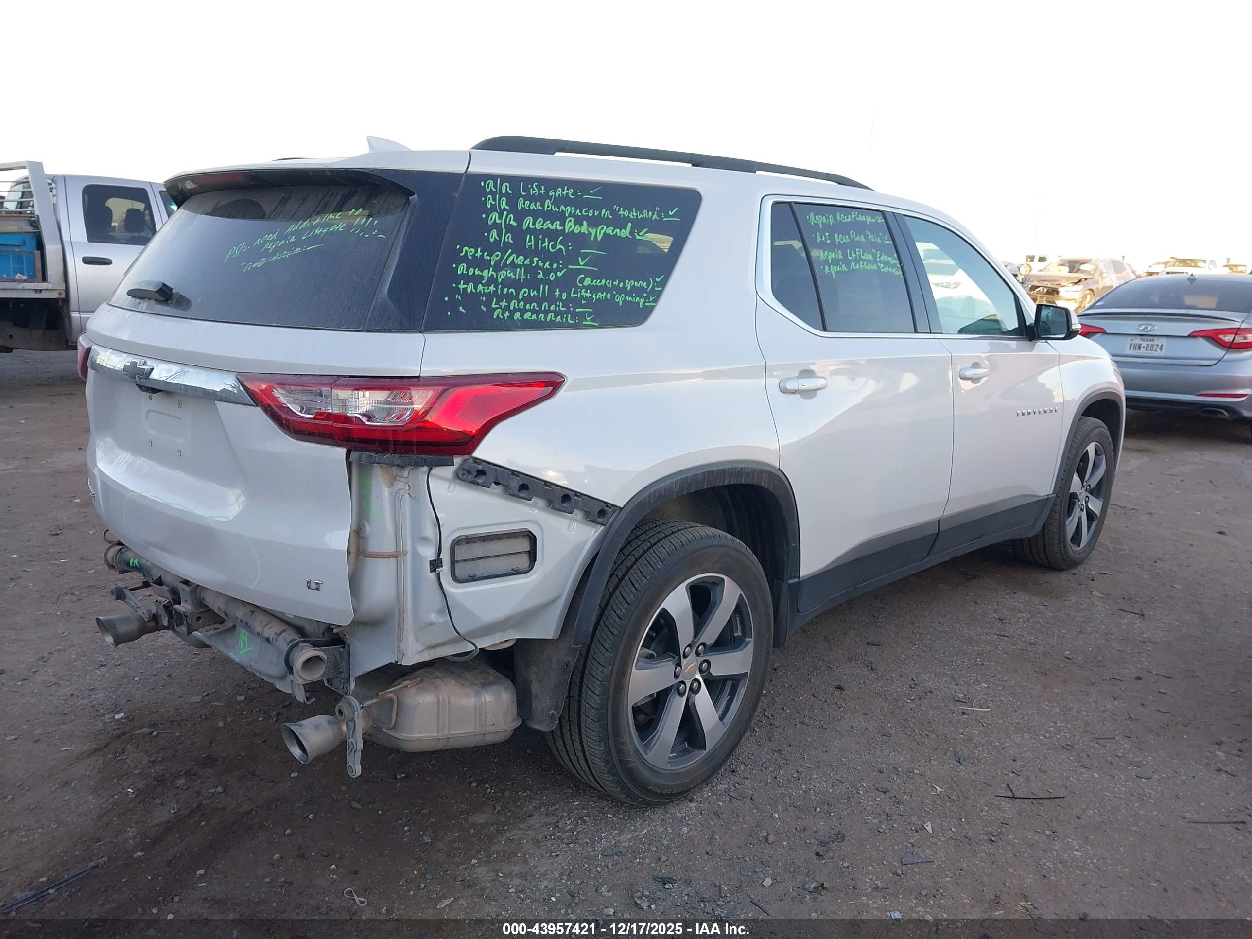 CHEVROLET TRAVERSE image 4