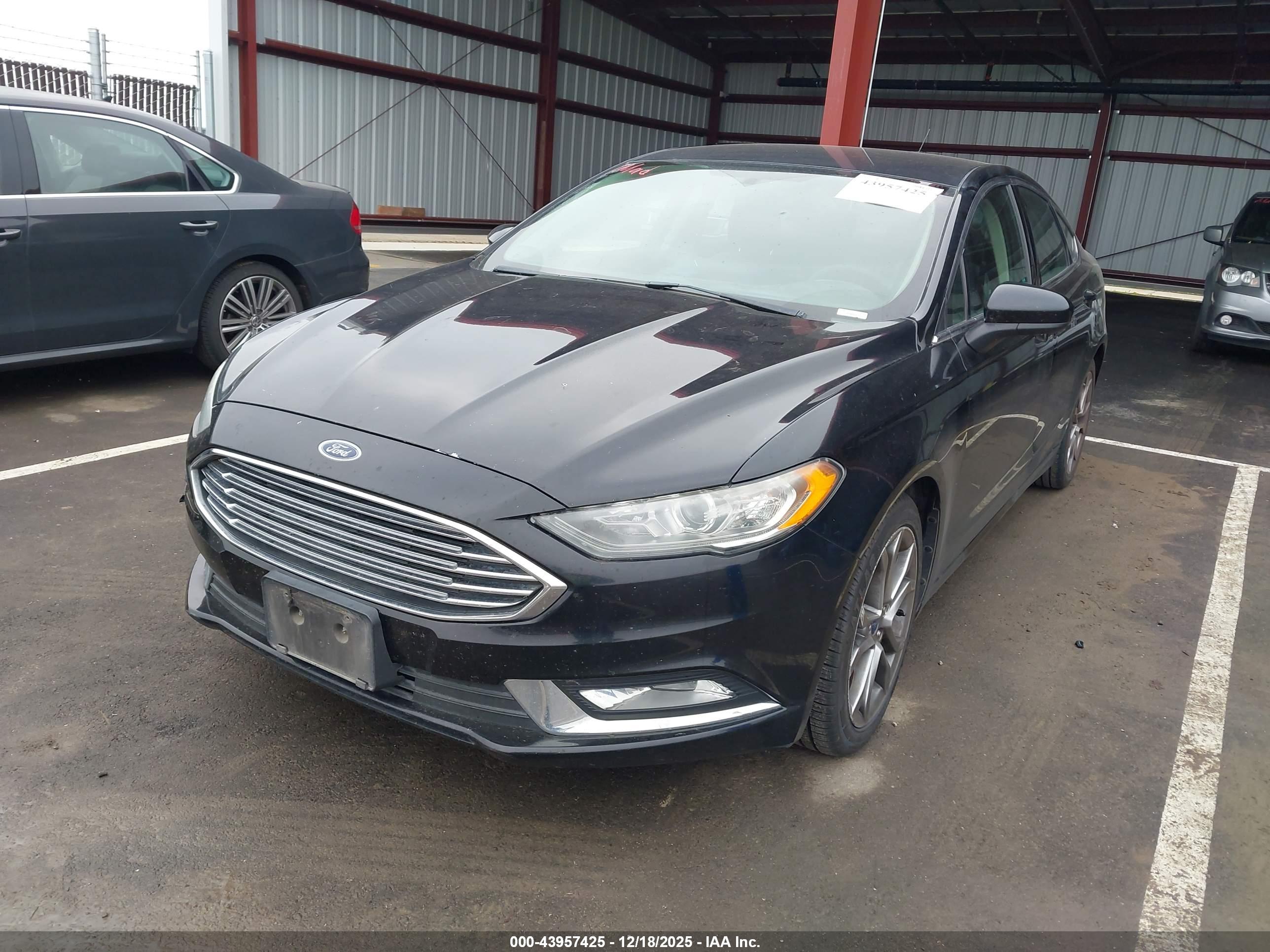 FORD FUSION image 2
