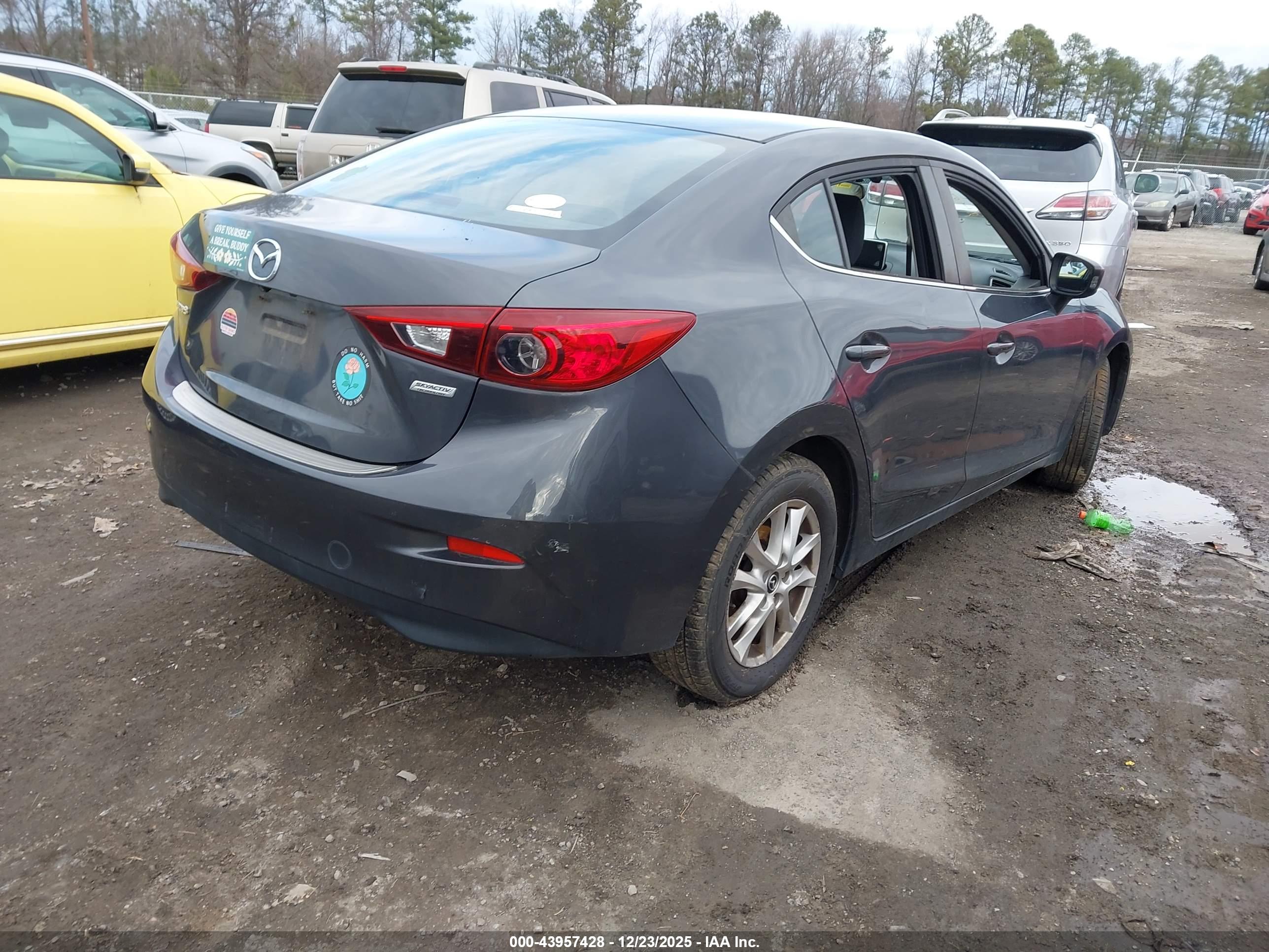 MAZDA MAZDA3 image 4