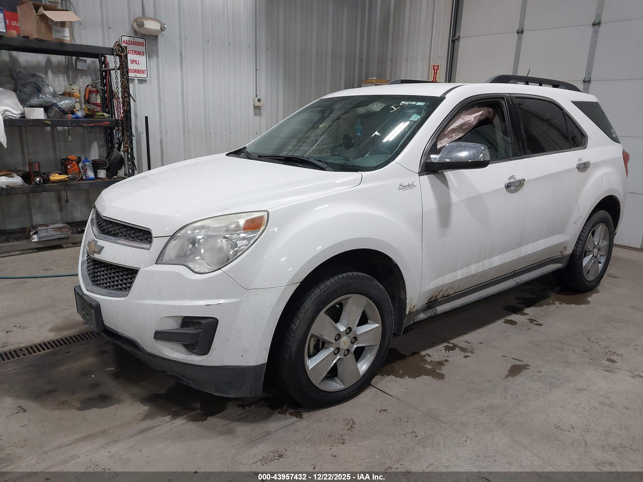 CHEVROLET EQUINOX image 2
