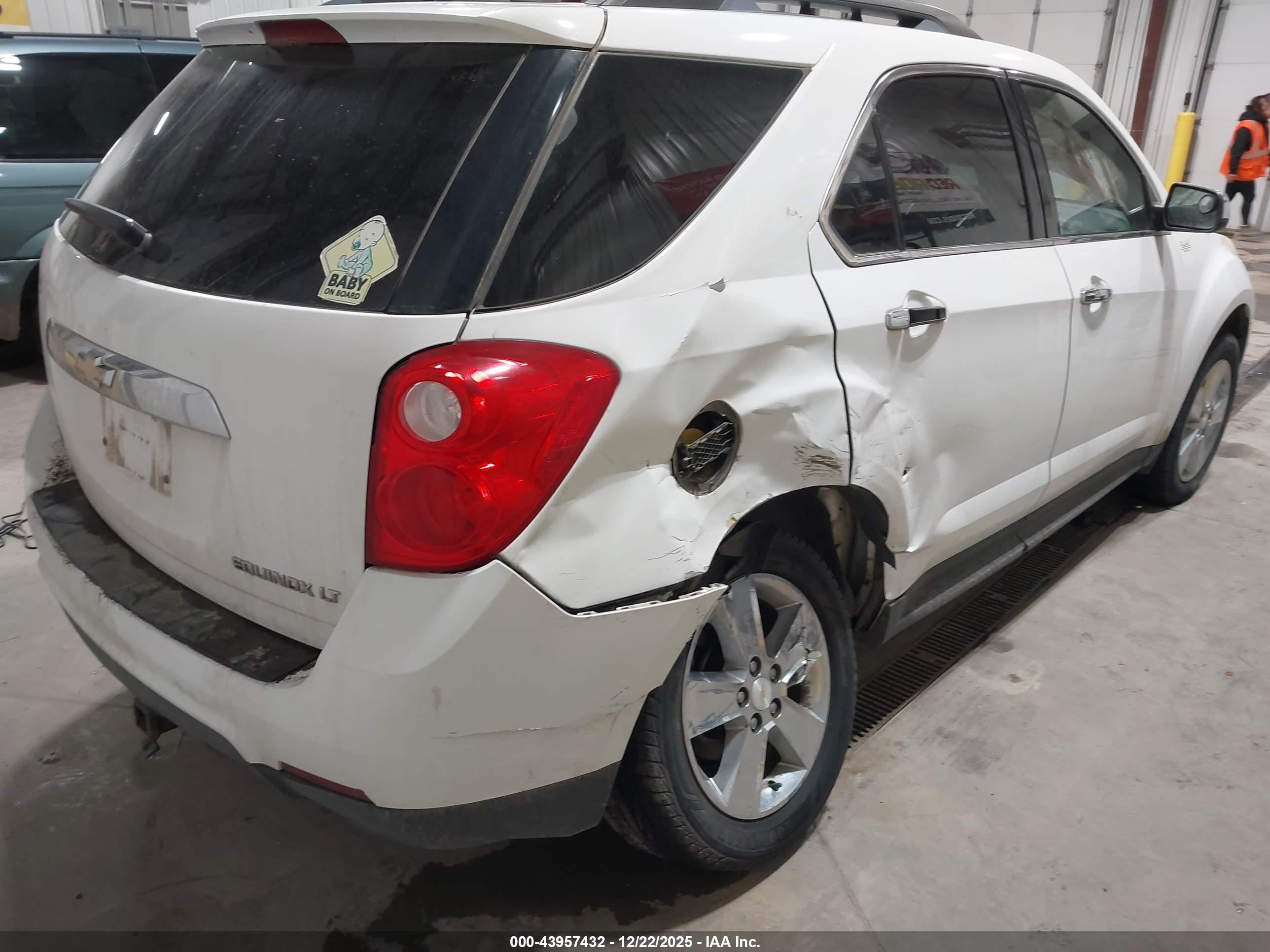CHEVROLET EQUINOX image 4