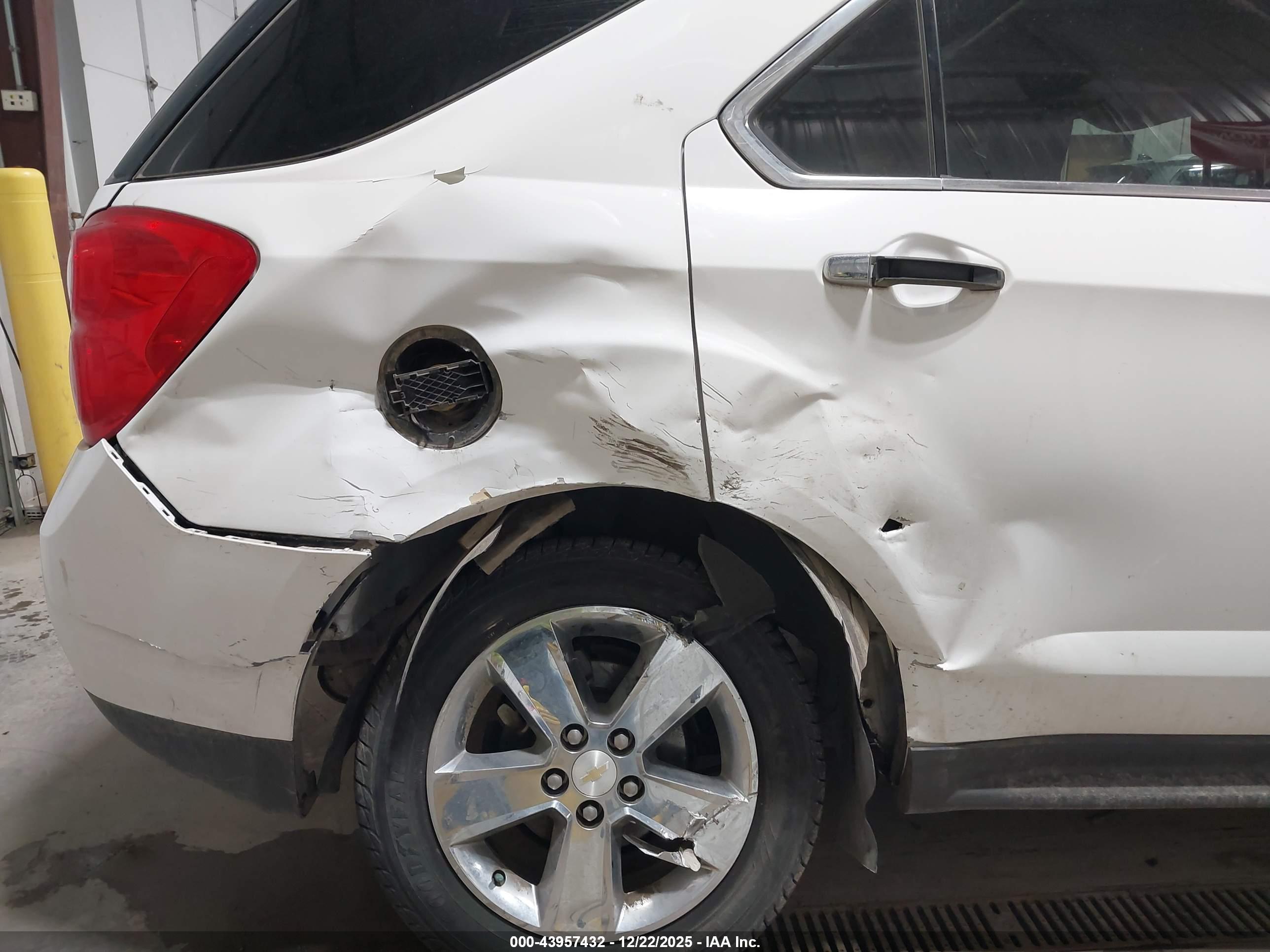 CHEVROLET EQUINOX image 6