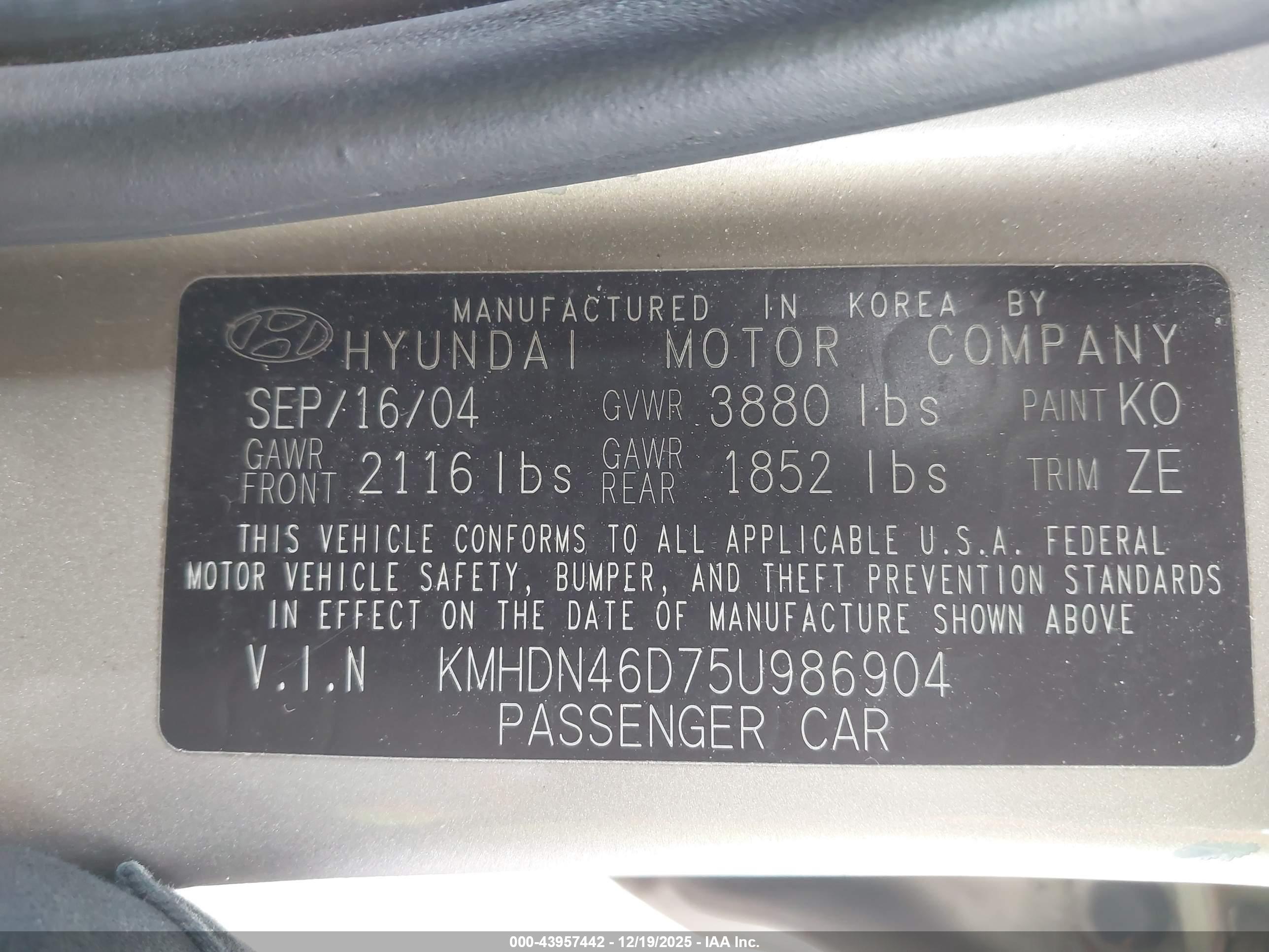 HYUNDAI ELANTRA image 9