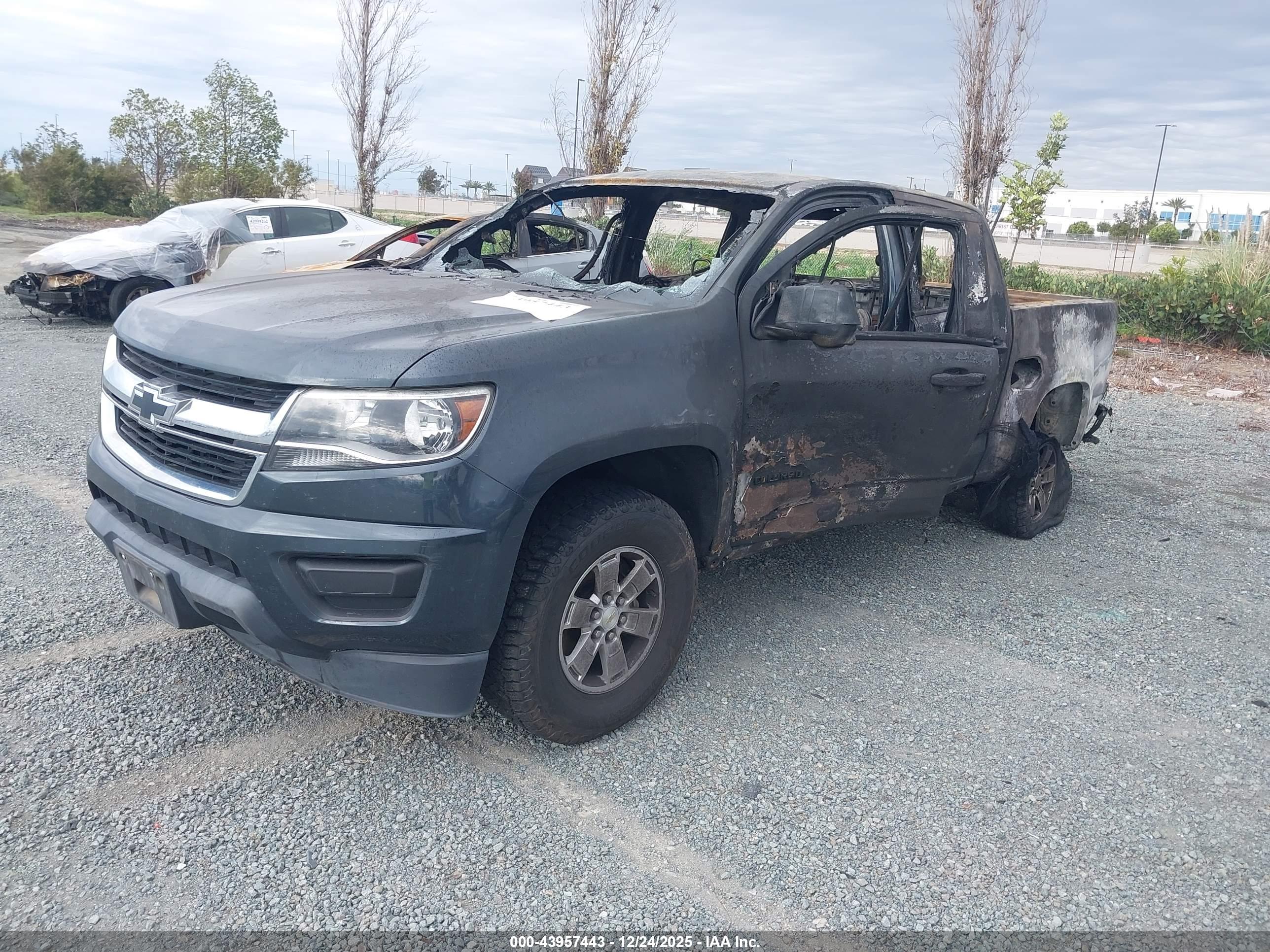CHEVROLET COLORADO image 2