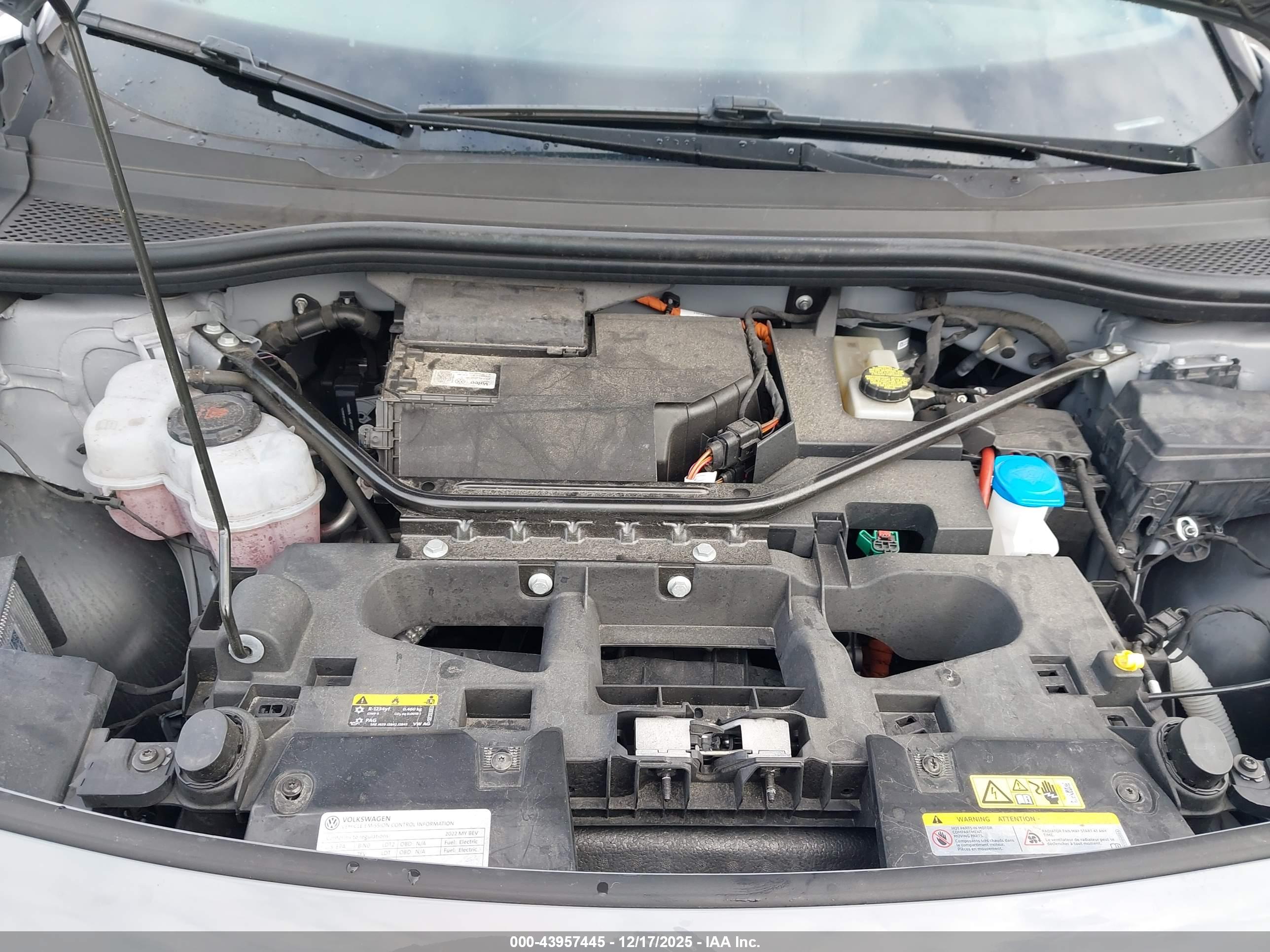 VOLKSWAGEN ID.4 image 10