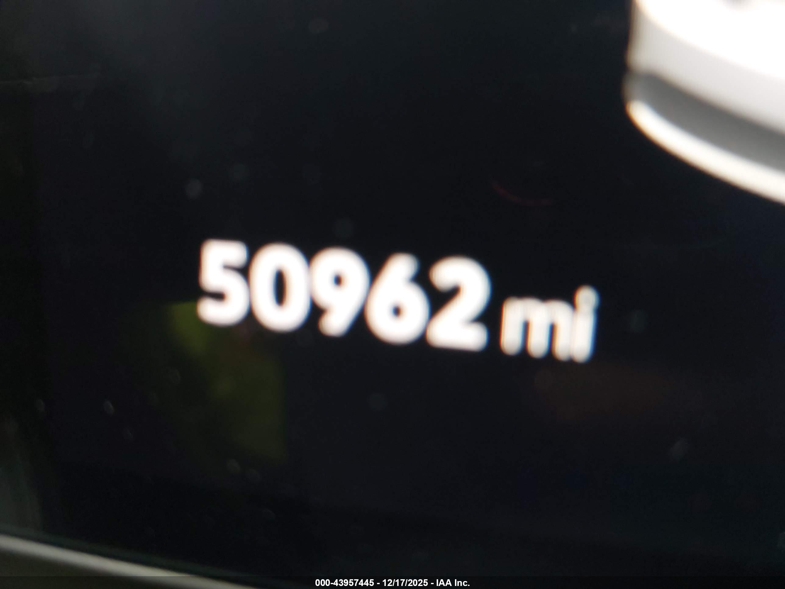 VOLKSWAGEN ID.4 image 7