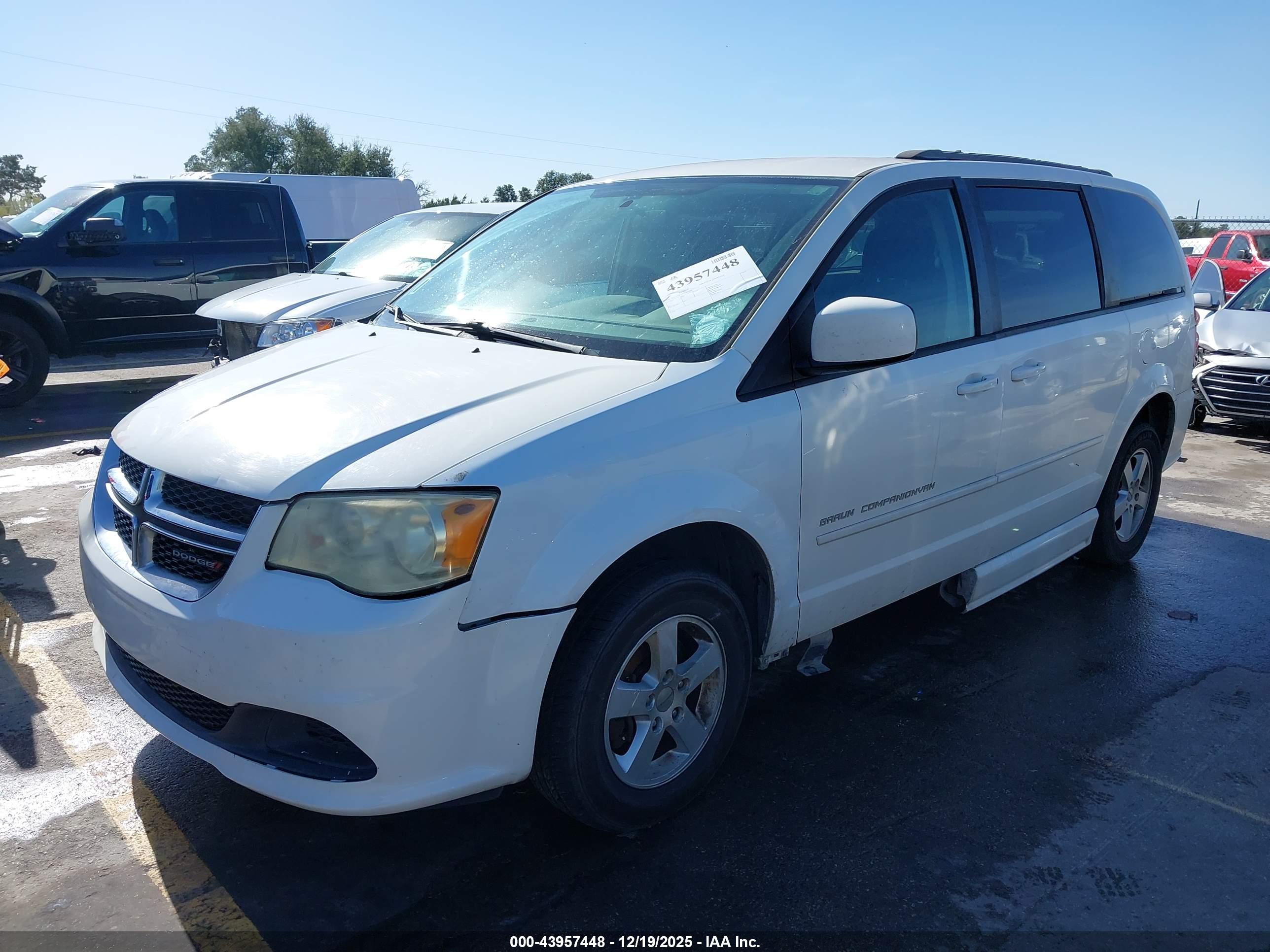 DODGE GRAND image 2