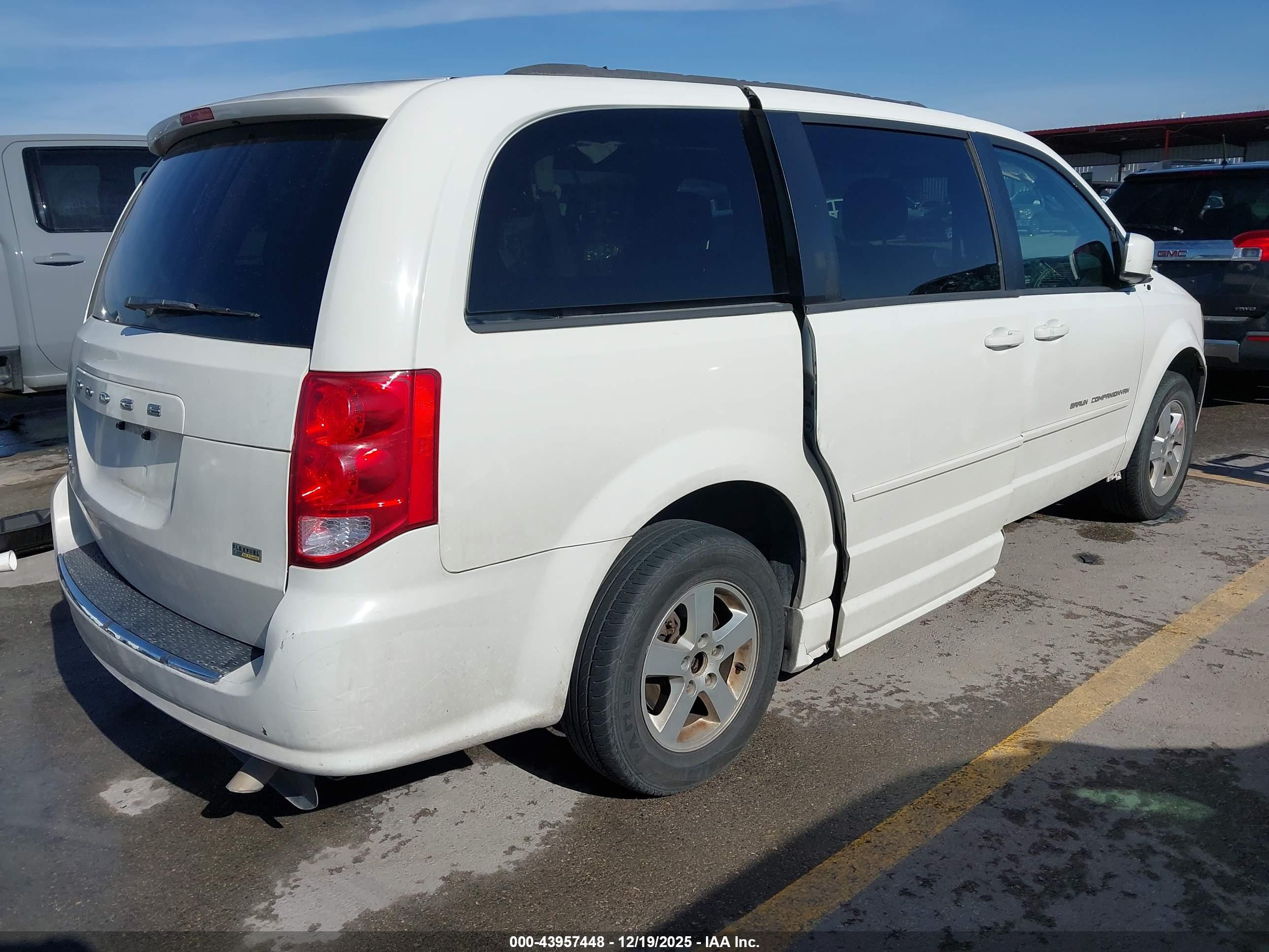 DODGE GRAND image 4