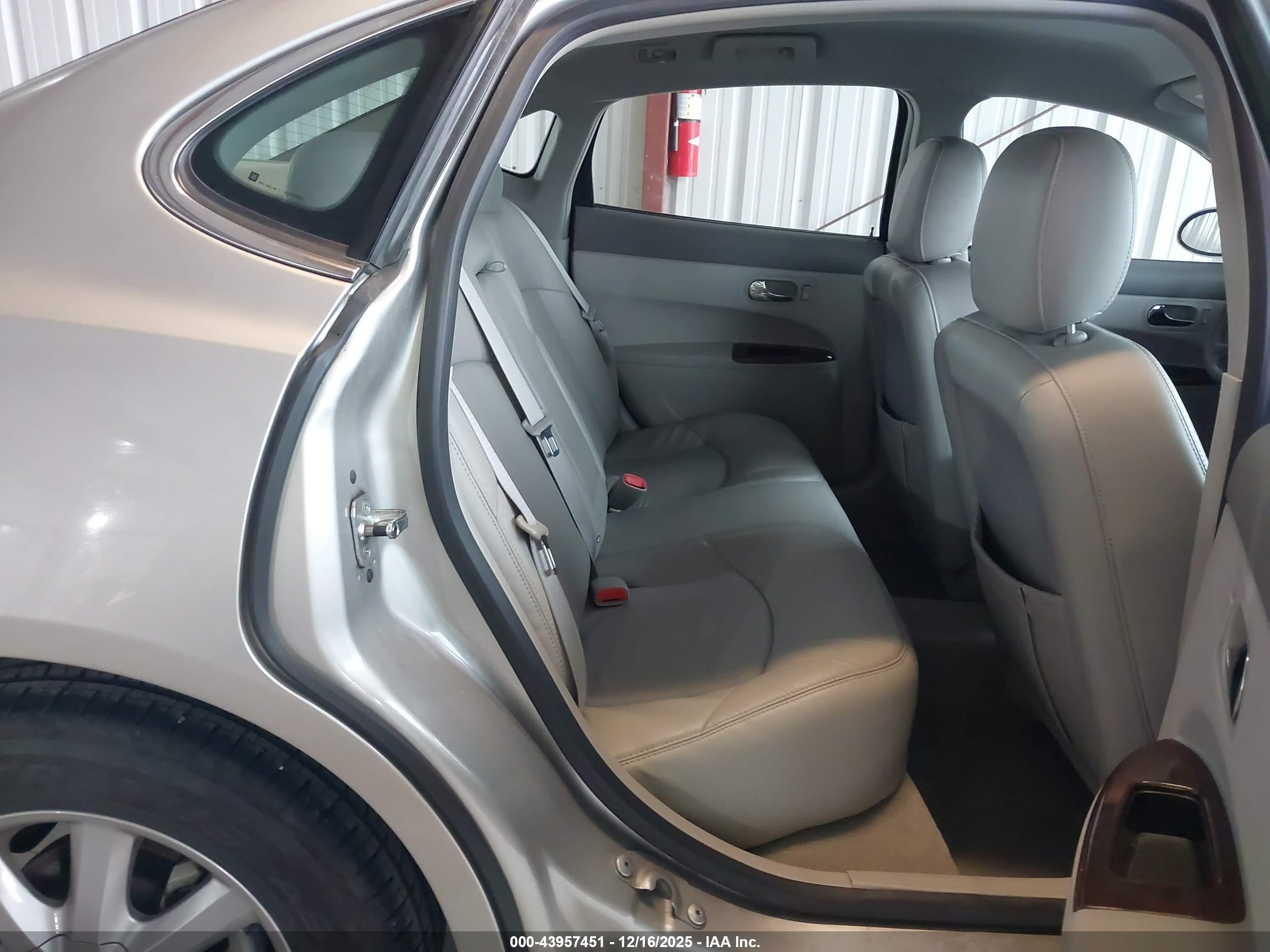 BUICK LACROSSE image 8