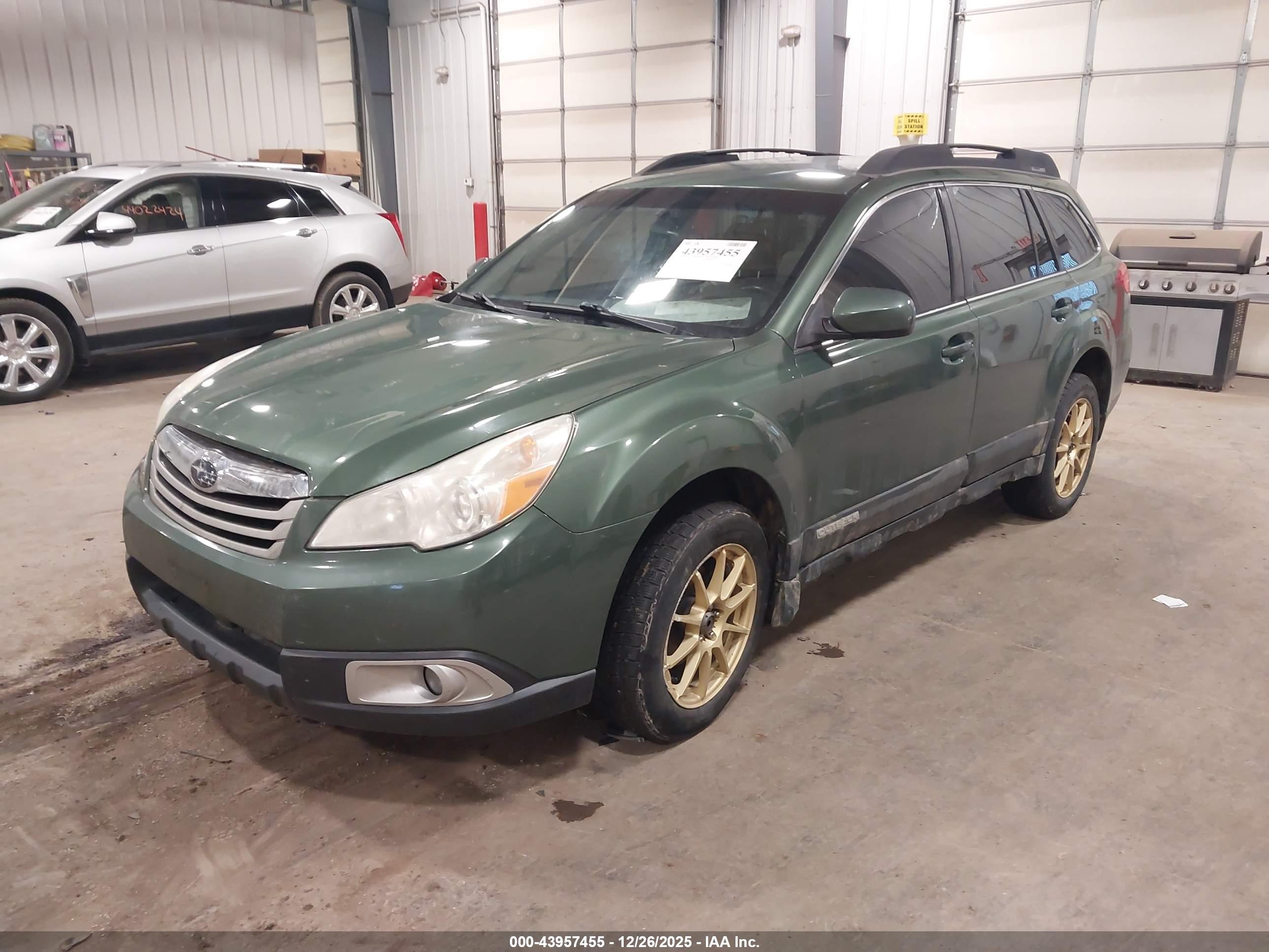 SUBARU OUTBACK image 2
