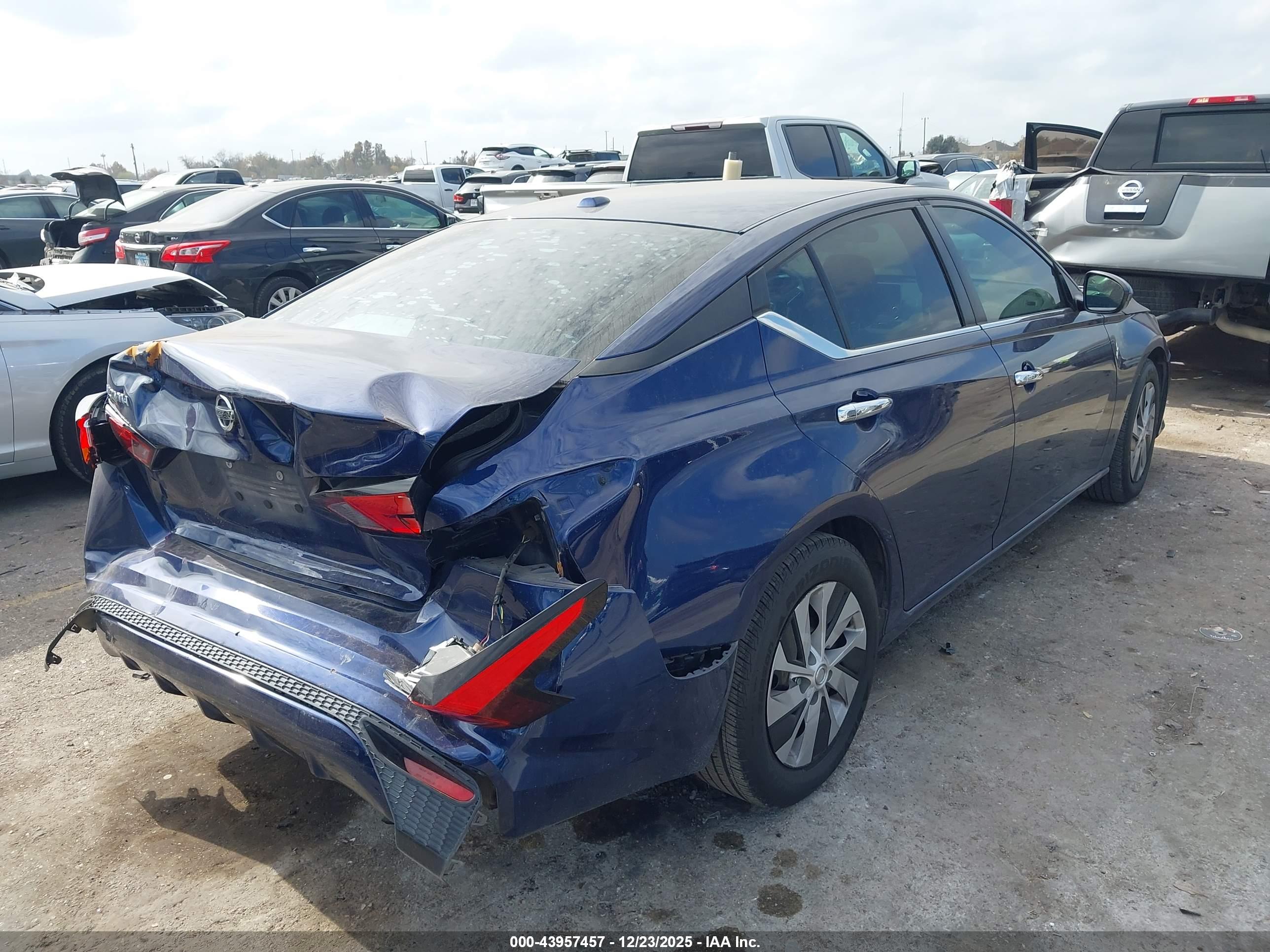 NISSAN ALTIMA image 4