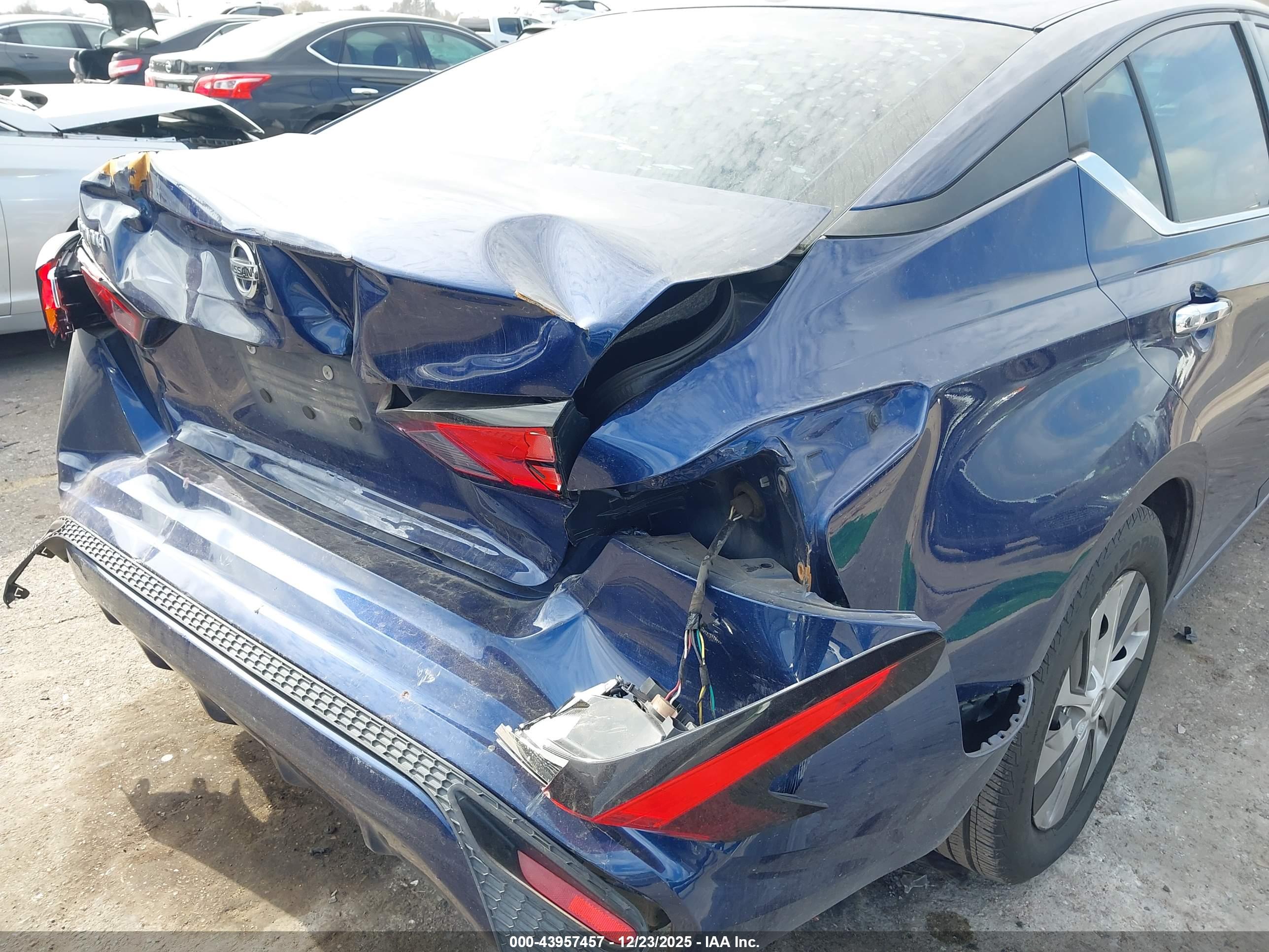 NISSAN ALTIMA image 6