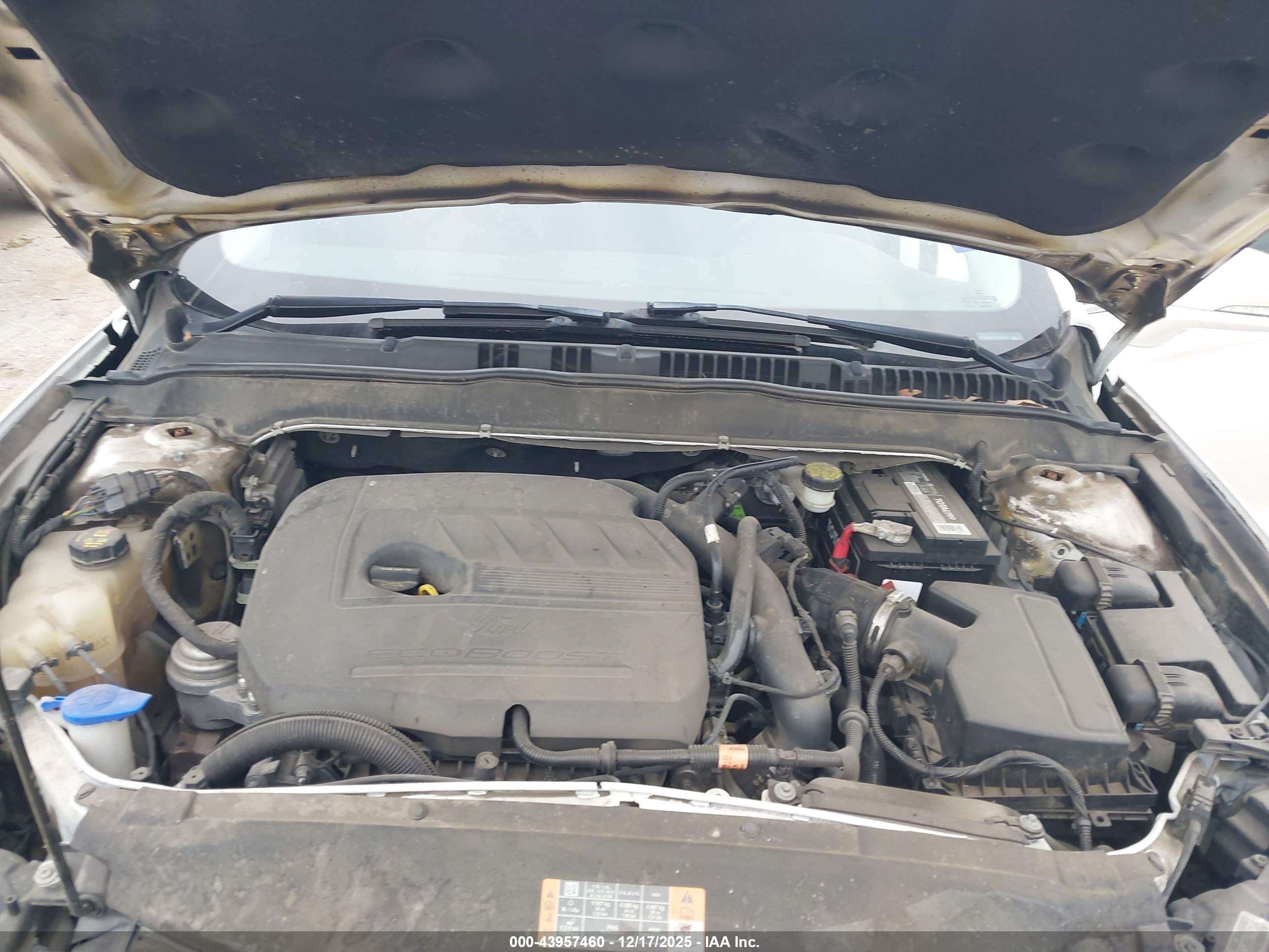FORD FUSION image 10