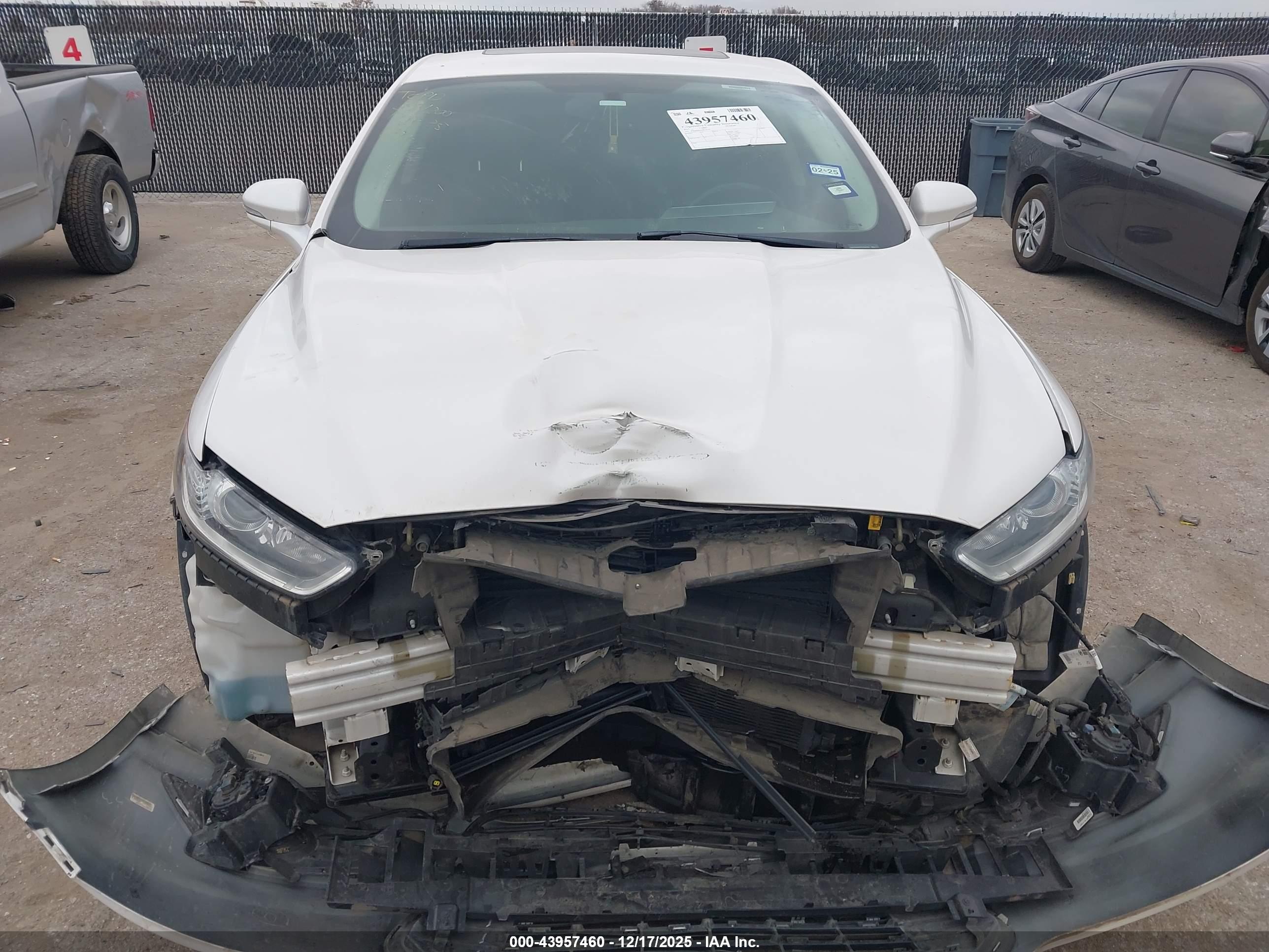 FORD FUSION image 6