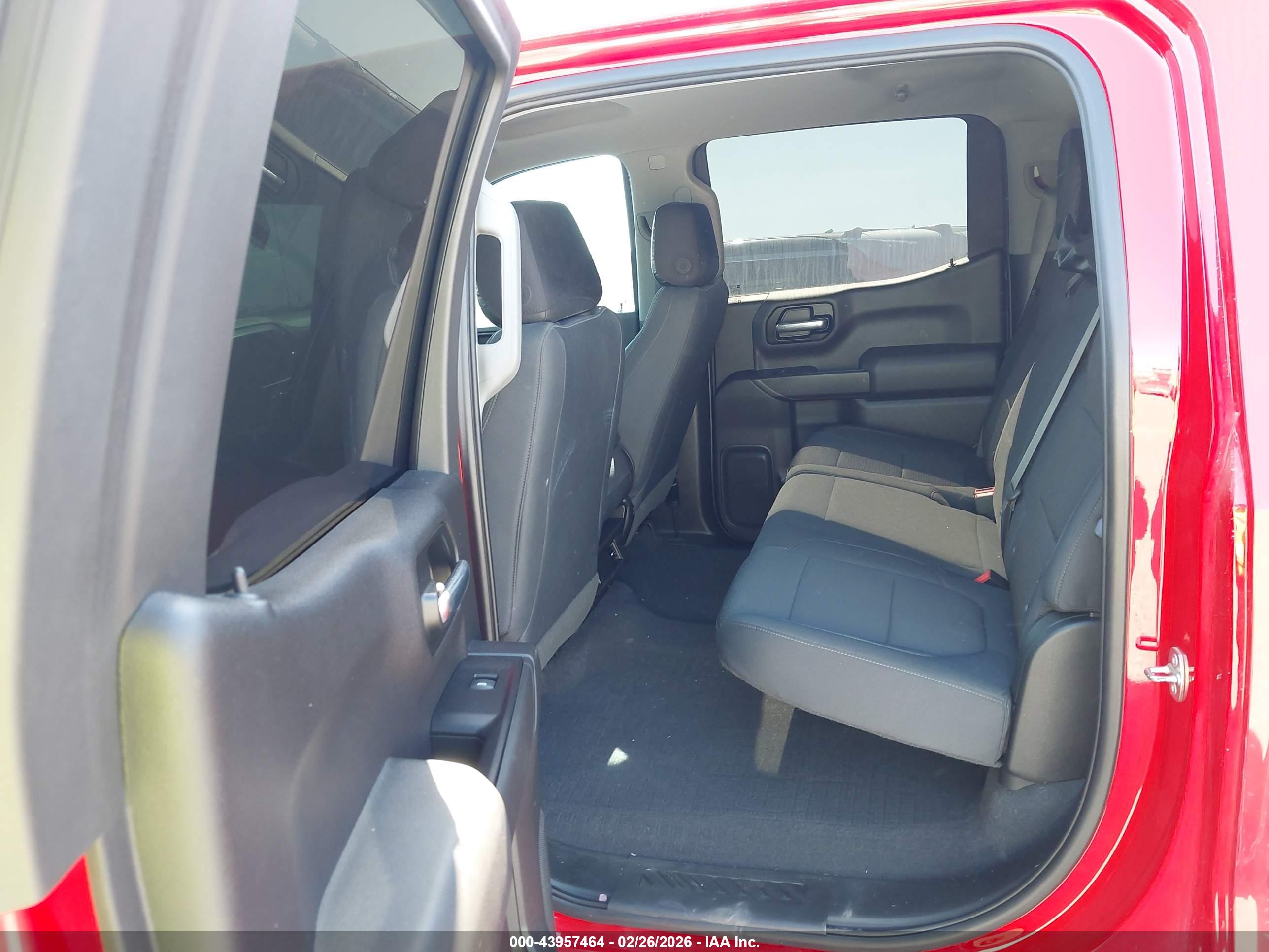 CHEVROLET SILVERADO image 8