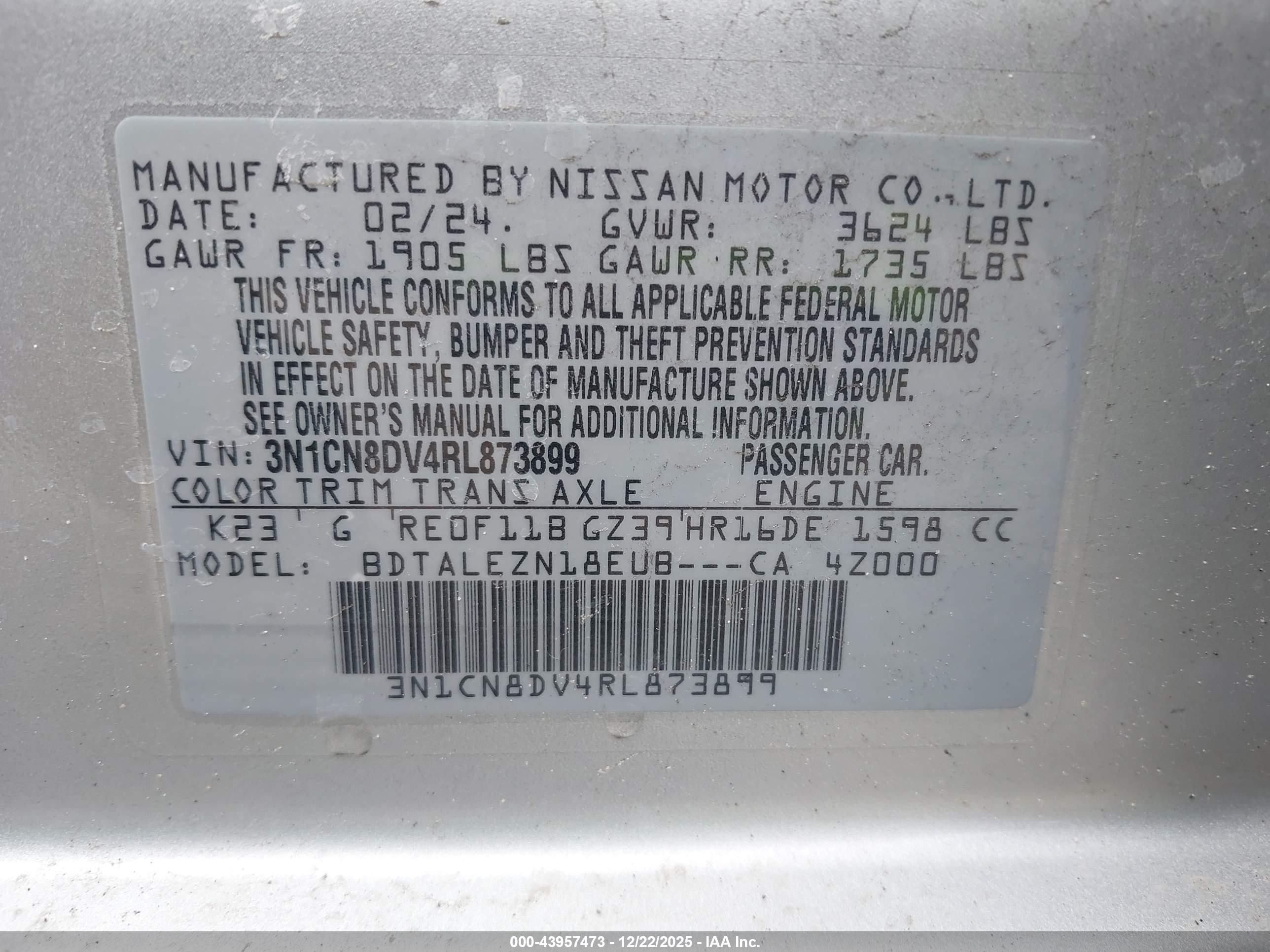 NISSAN VERSA image 9