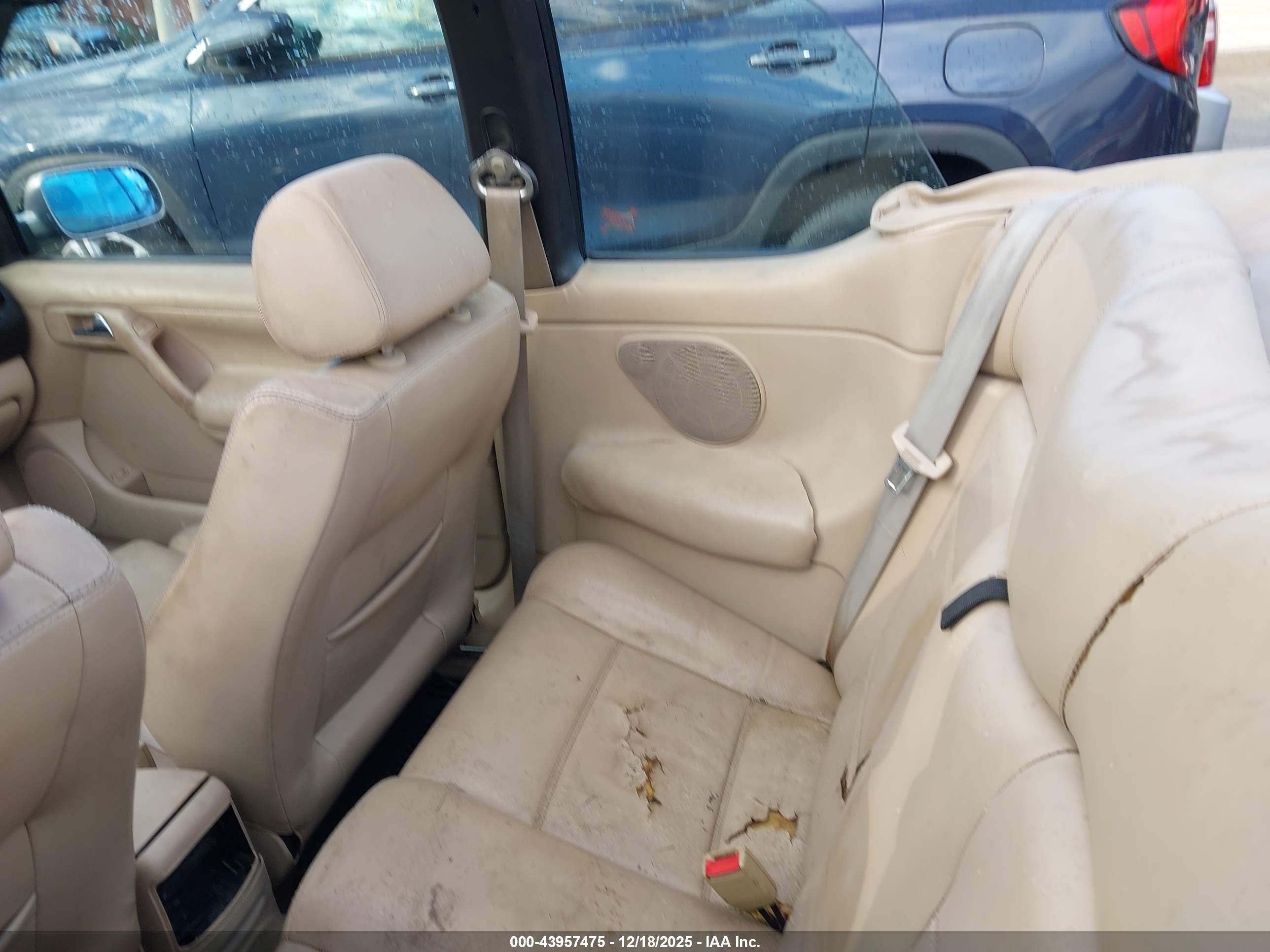 VOLKSWAGEN CABRIO image 8