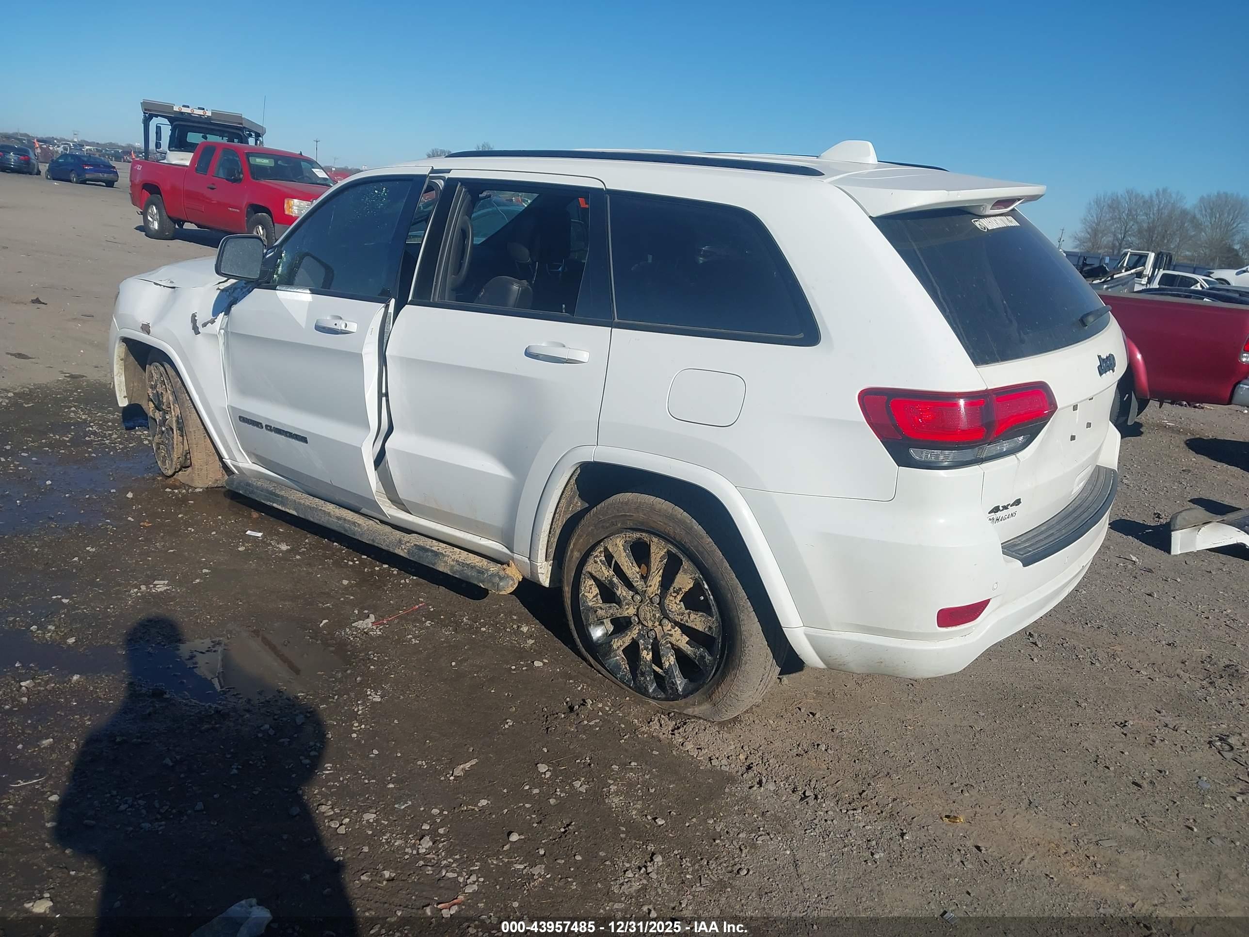 JEEP GRAND image 3