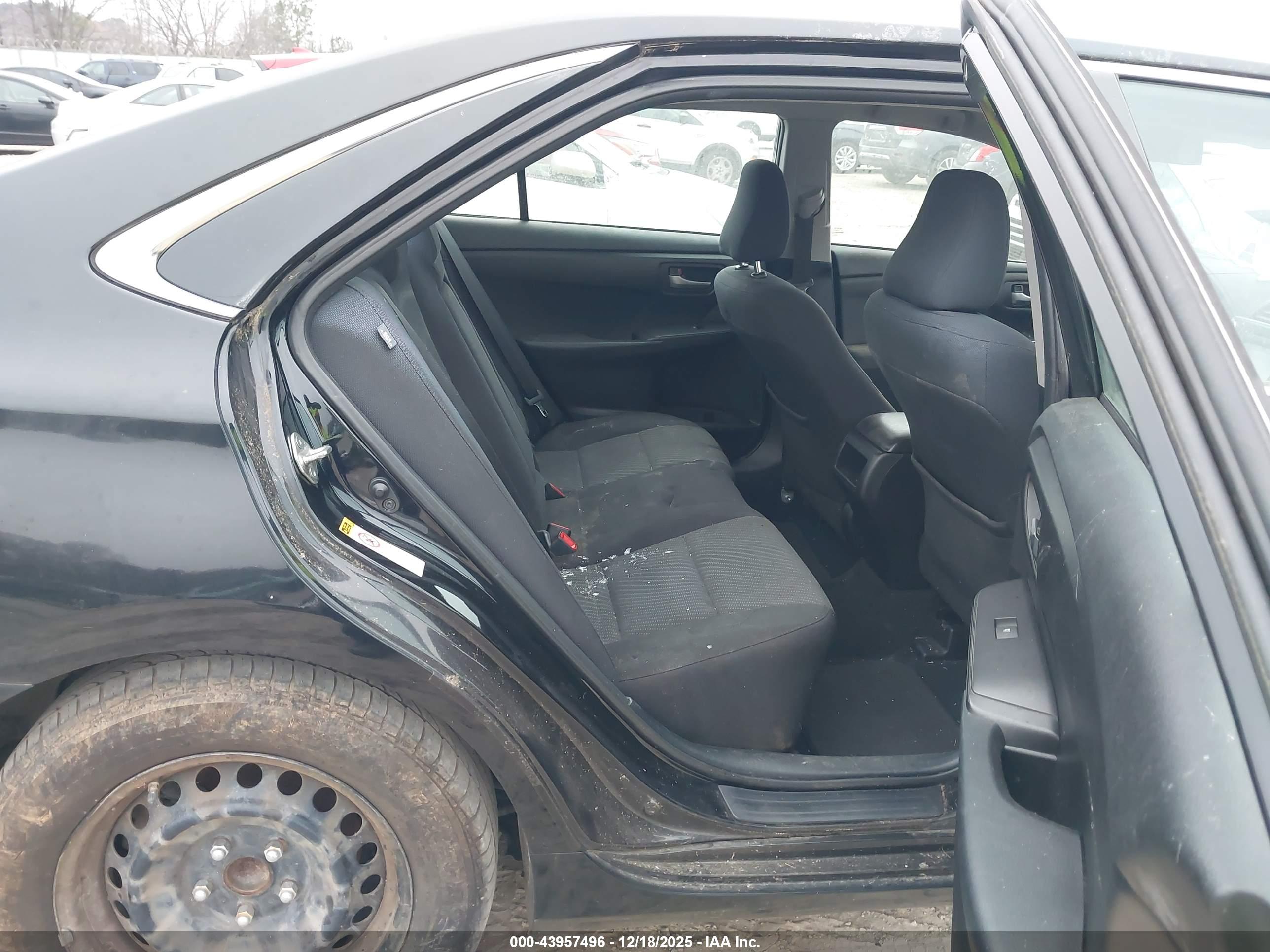 TOYOTA CAMRY image 8