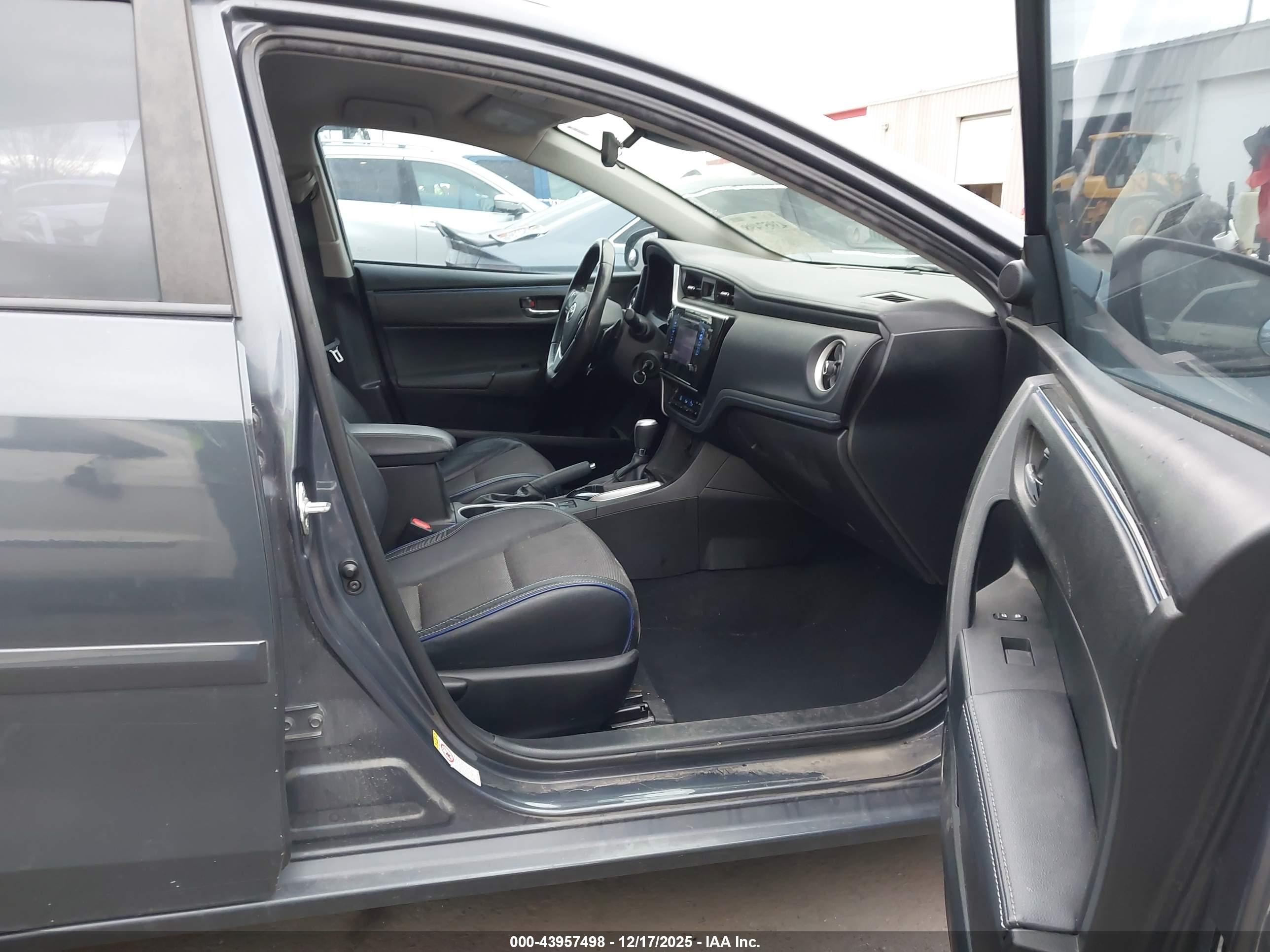 TOYOTA COROLLA image 5