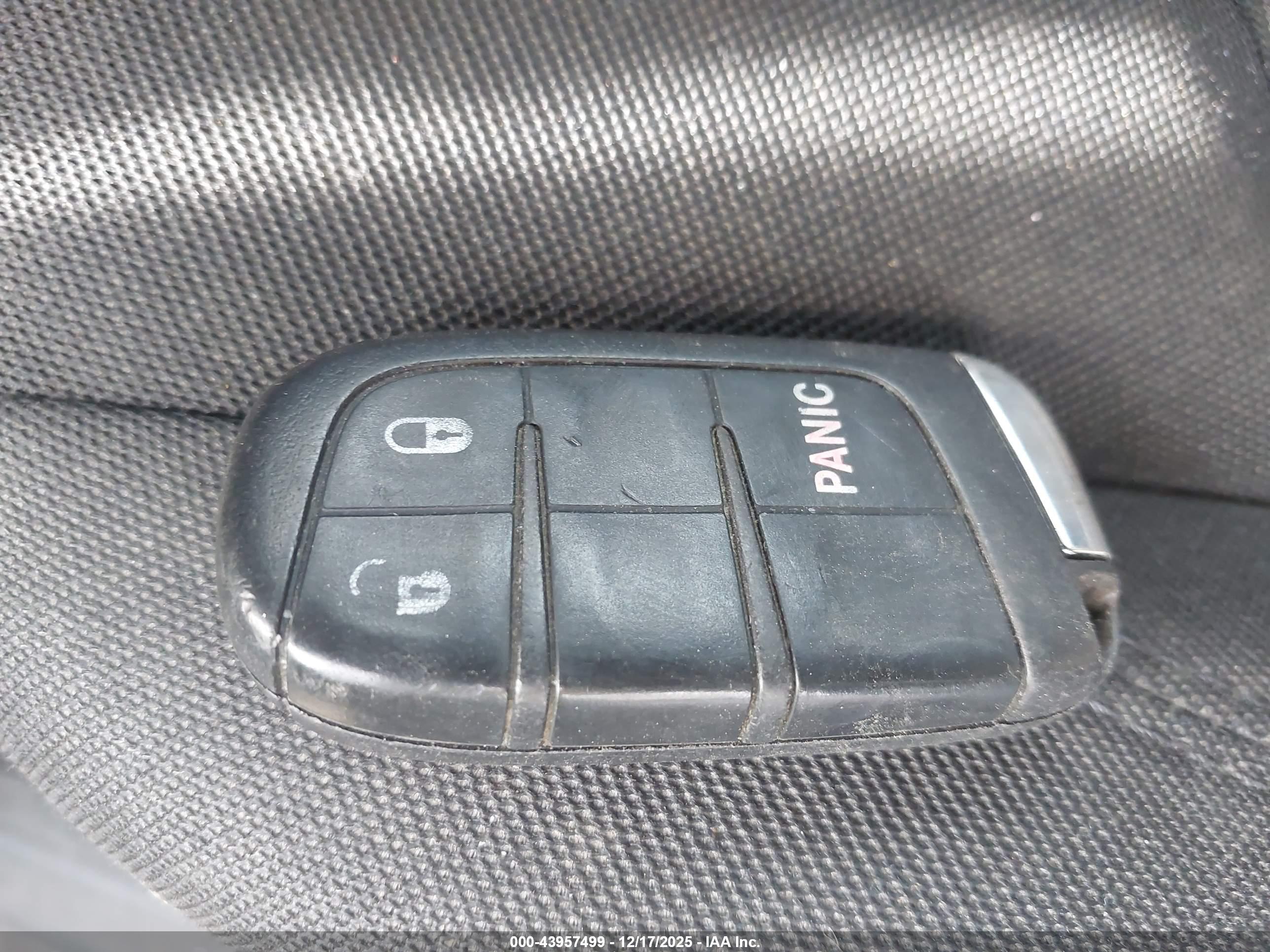 JEEP RENEGADE image 11
