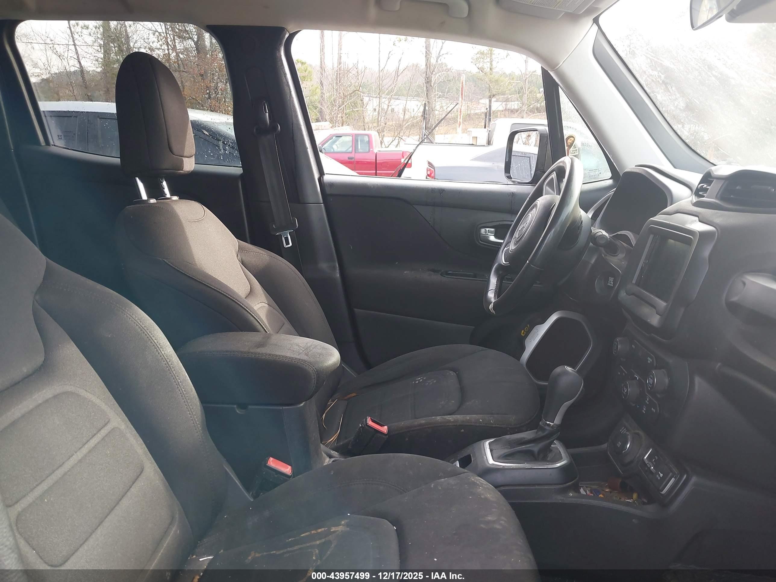JEEP RENEGADE image 5