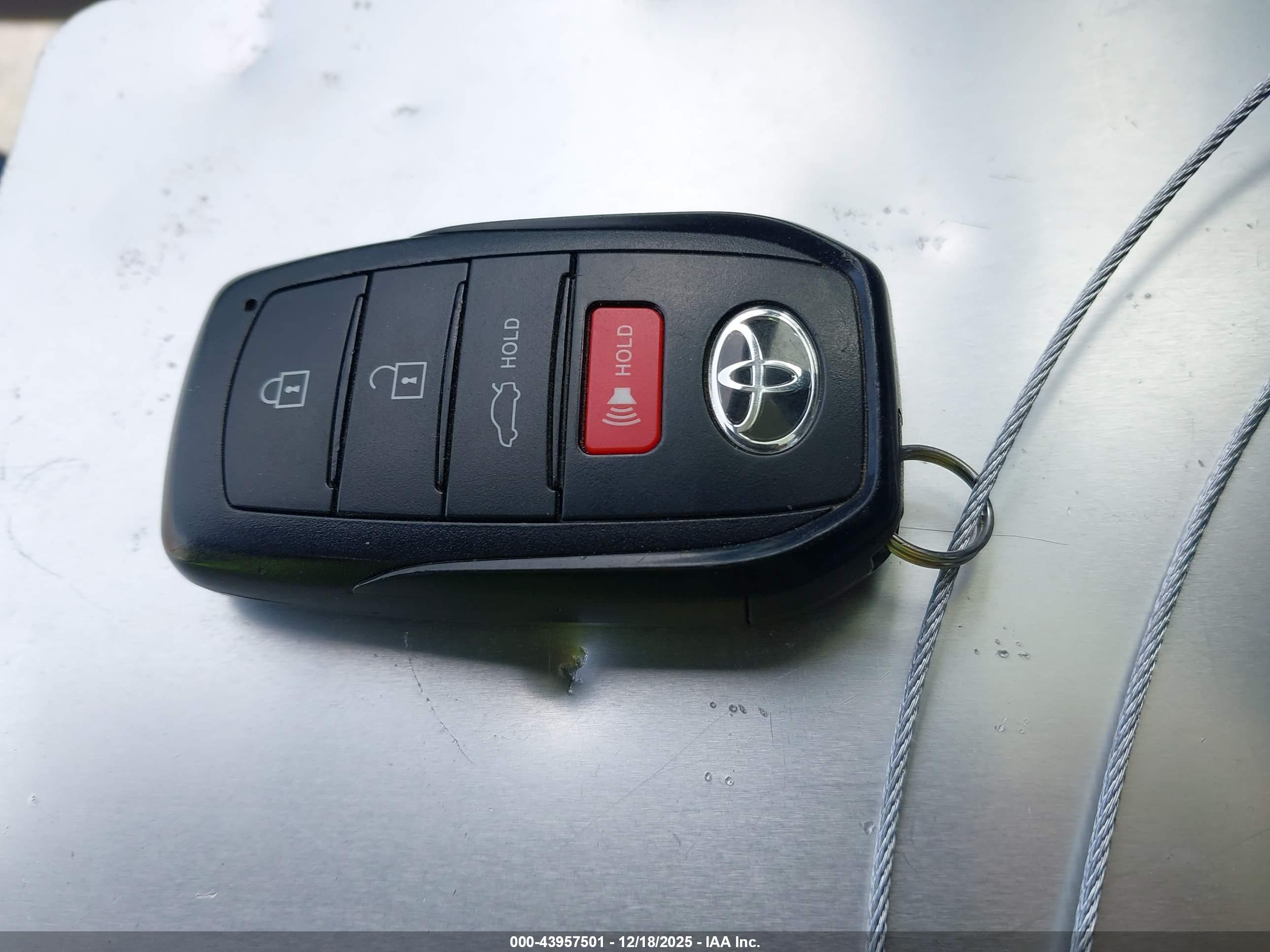 TOYOTA COROLLA image 11
