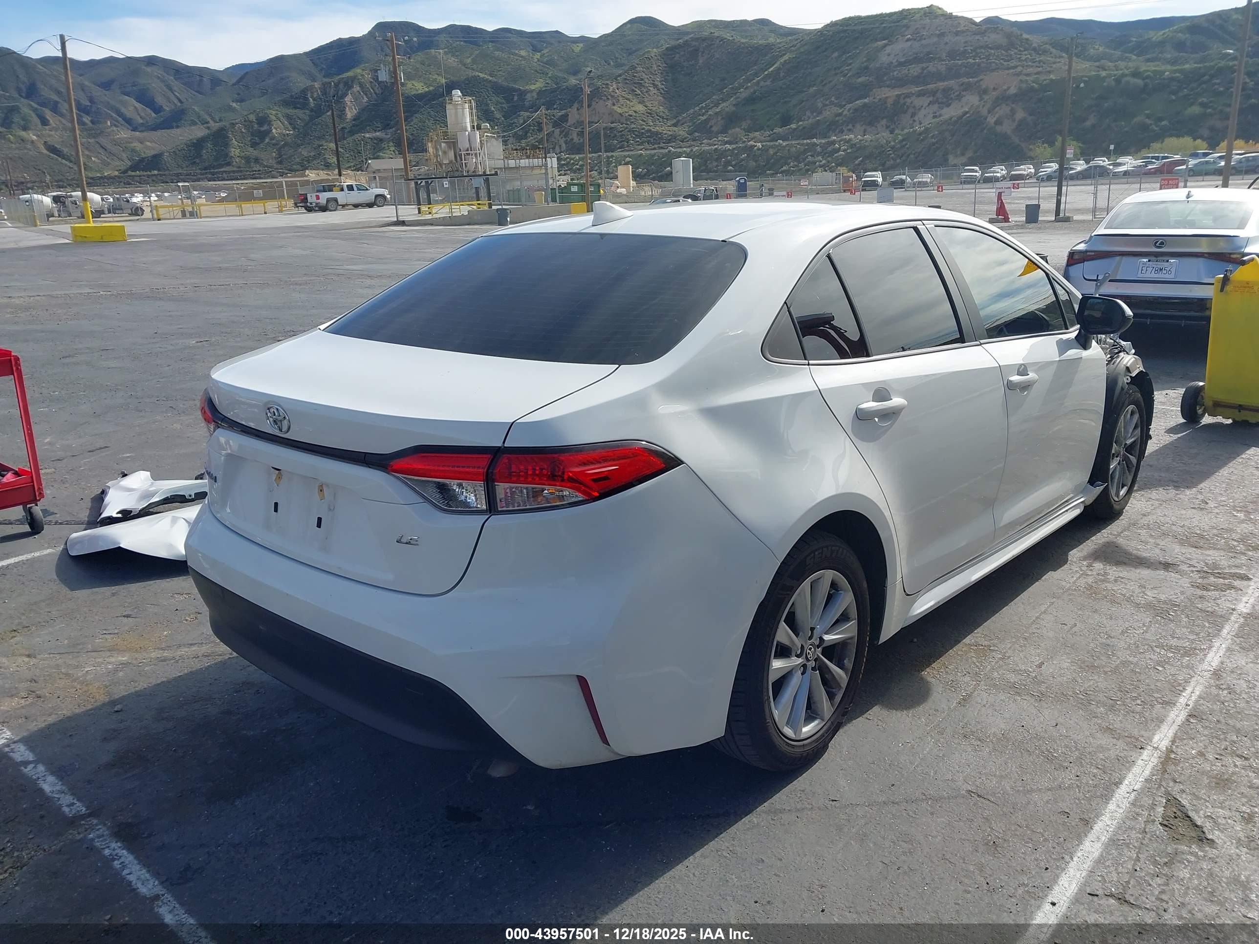 TOYOTA COROLLA image 4